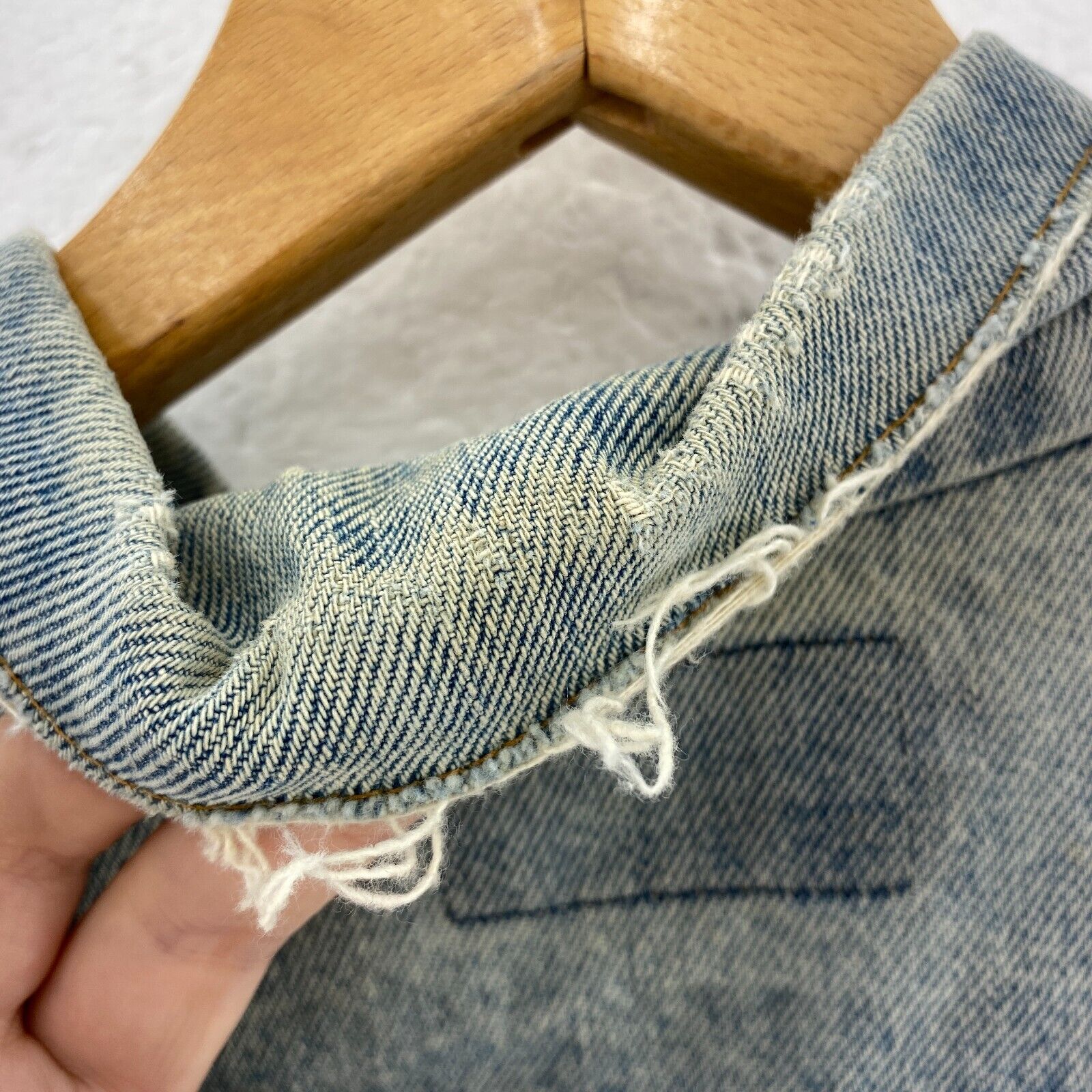 Levi's Light Wash Blue Denim Jacket Size M Women's