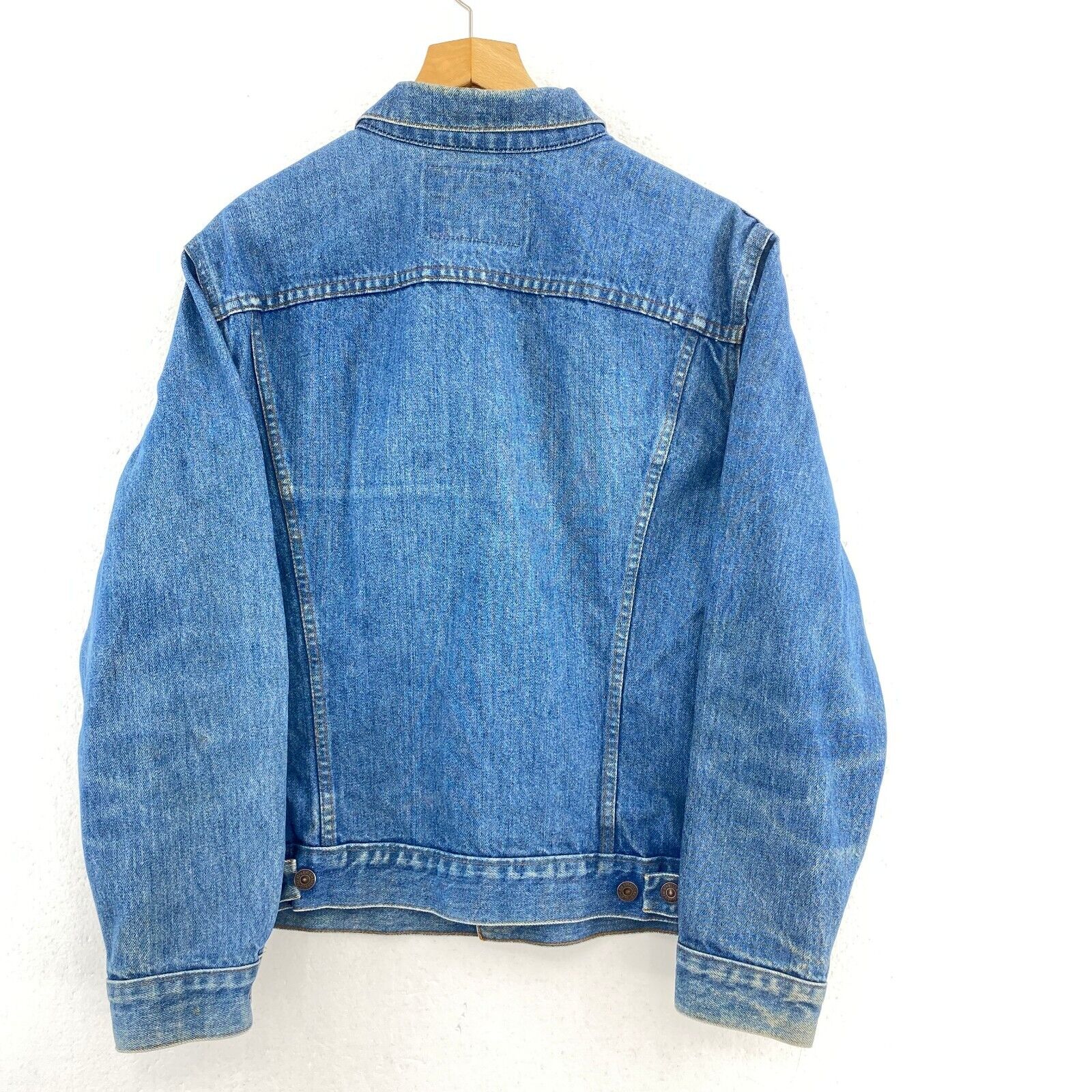 Levi's Medium Wash Blue Vintage Denim Trucker Jacket Size M