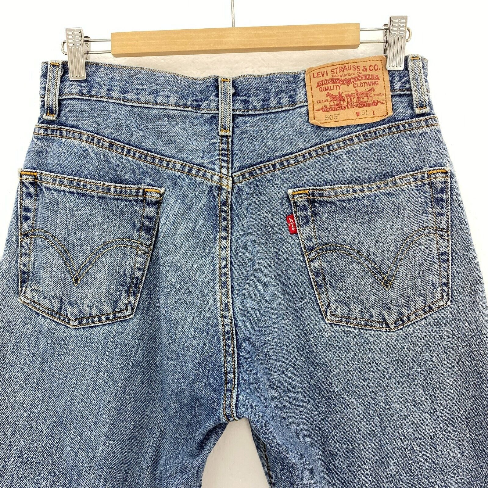 Levi's 505 Relaxed Fit Medium Wash Blue Denim Shorts Size 31