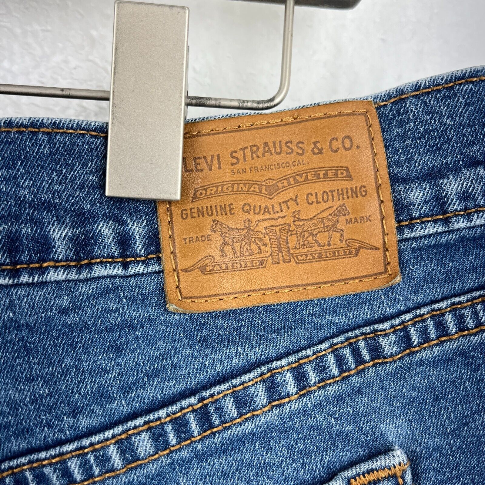 Levi's Women's Wedgie Skinny Medium Was Denim Shorts Size 18