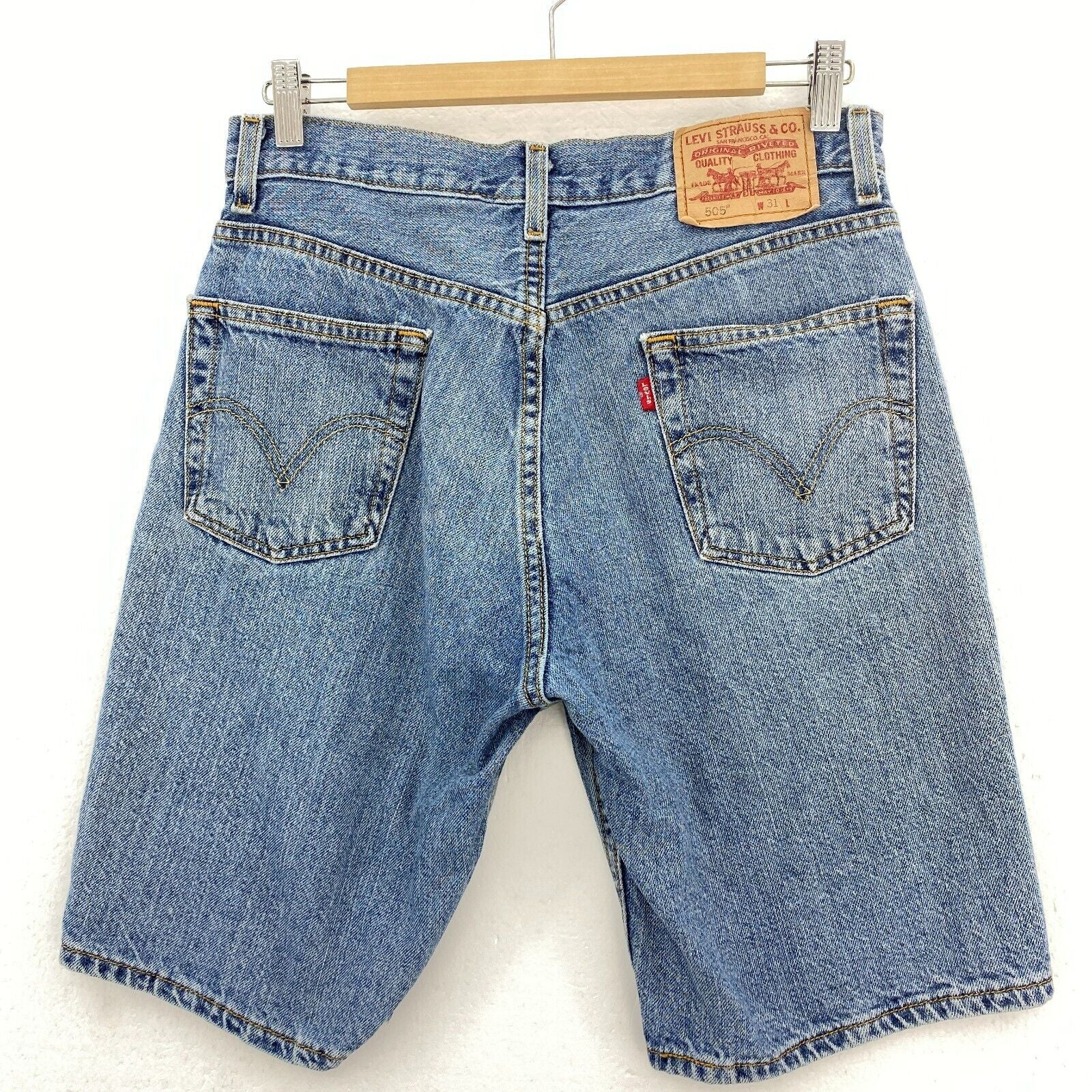 Levi's 505 Relaxed Fit Medium Wash Blue Denim Shorts Size 31