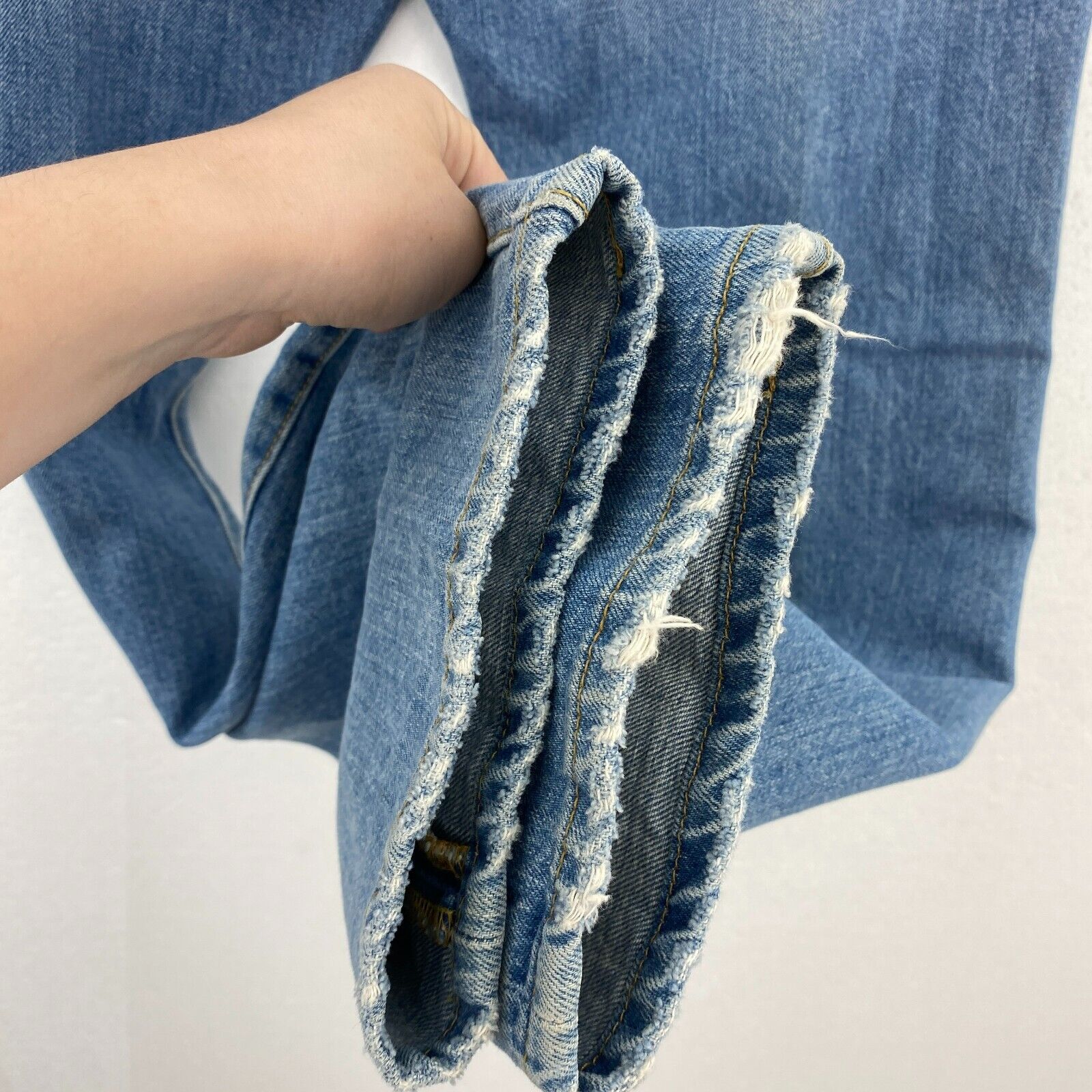 Levi's 501 Light Wash Blue Vintage Jeans Size 36 Straight Leg