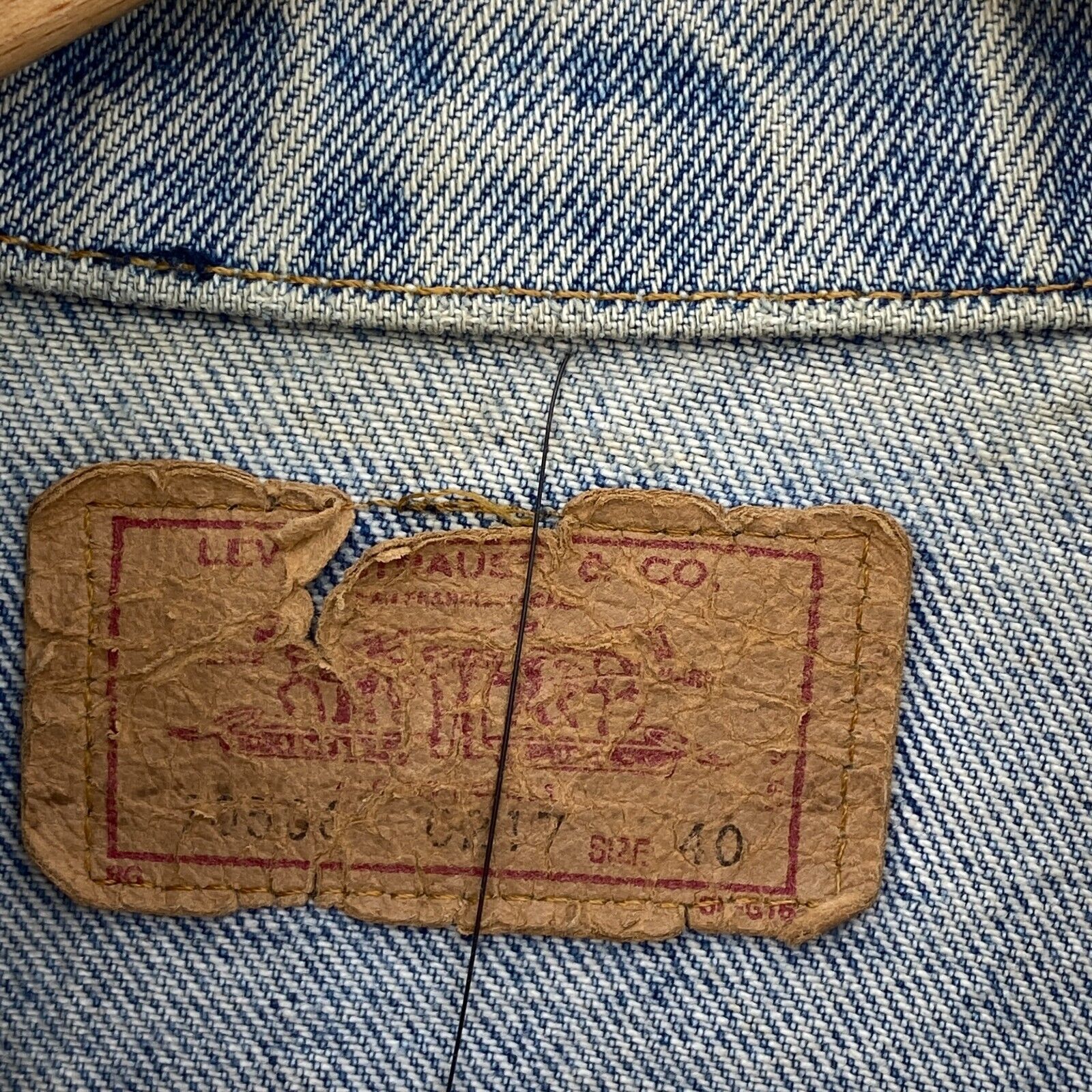 Levi's Light Wash Blue Denim Jacket Size M Women's