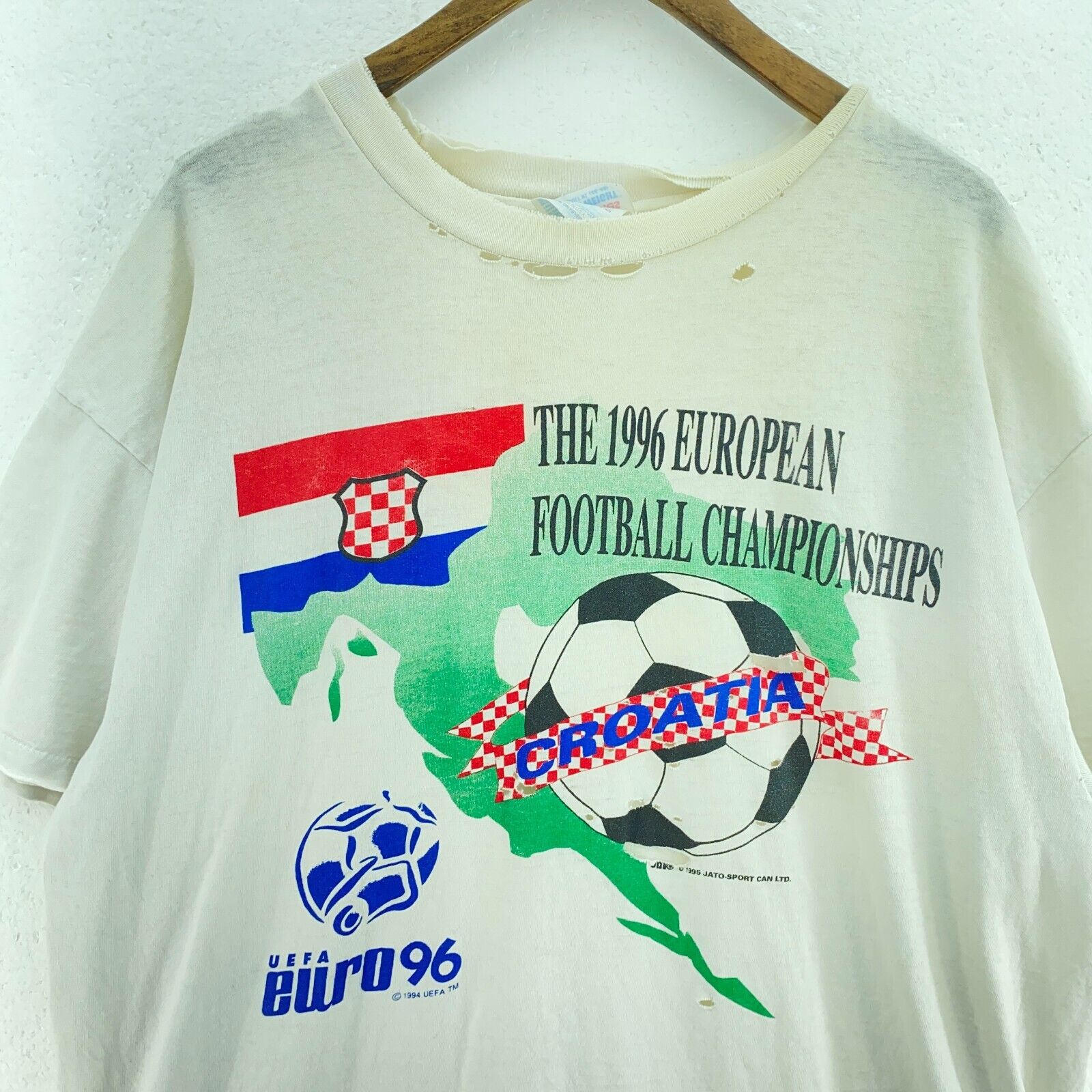 The 1996 European Football Champions Uefa Vintage White T-shirt Size XL