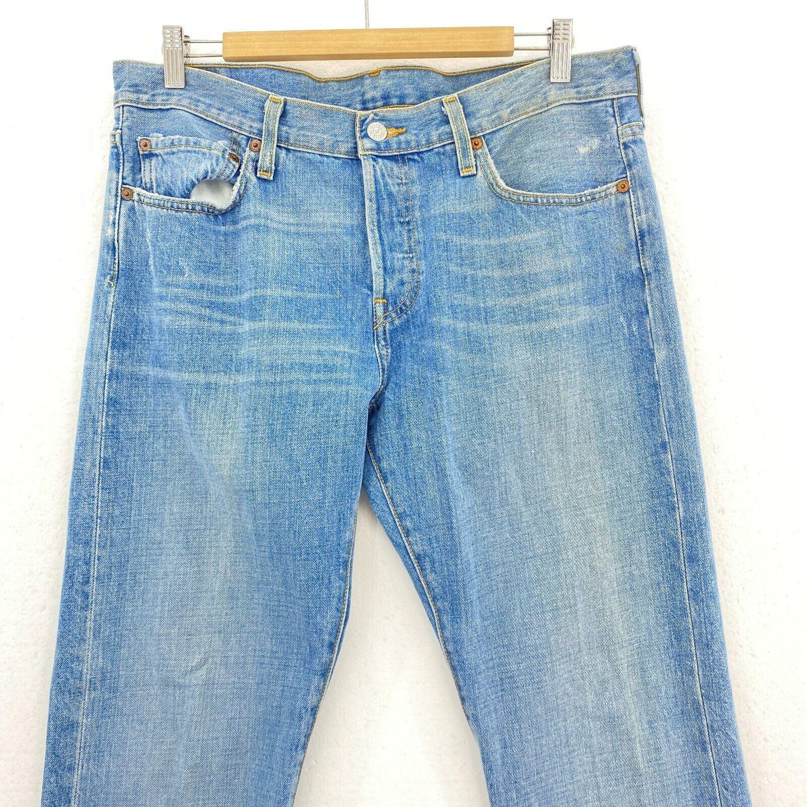Levi's 501 Light Wash Blue Vintage Jeans Size 36 Straight Leg