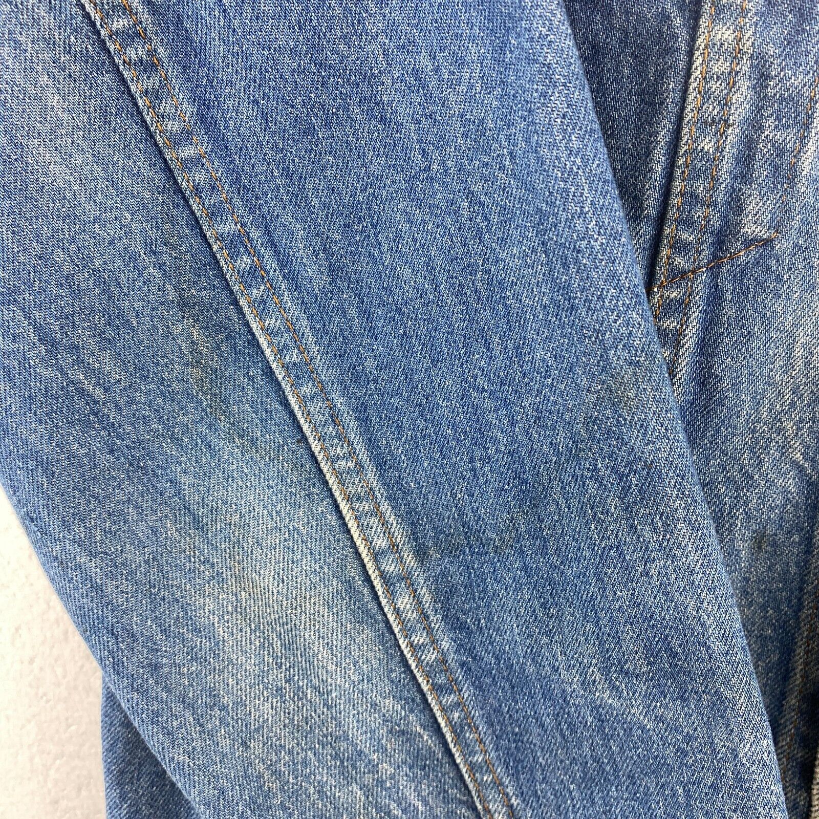 Levi's Medium Wash Blue Vintage Denim Trucker Jacket Size M