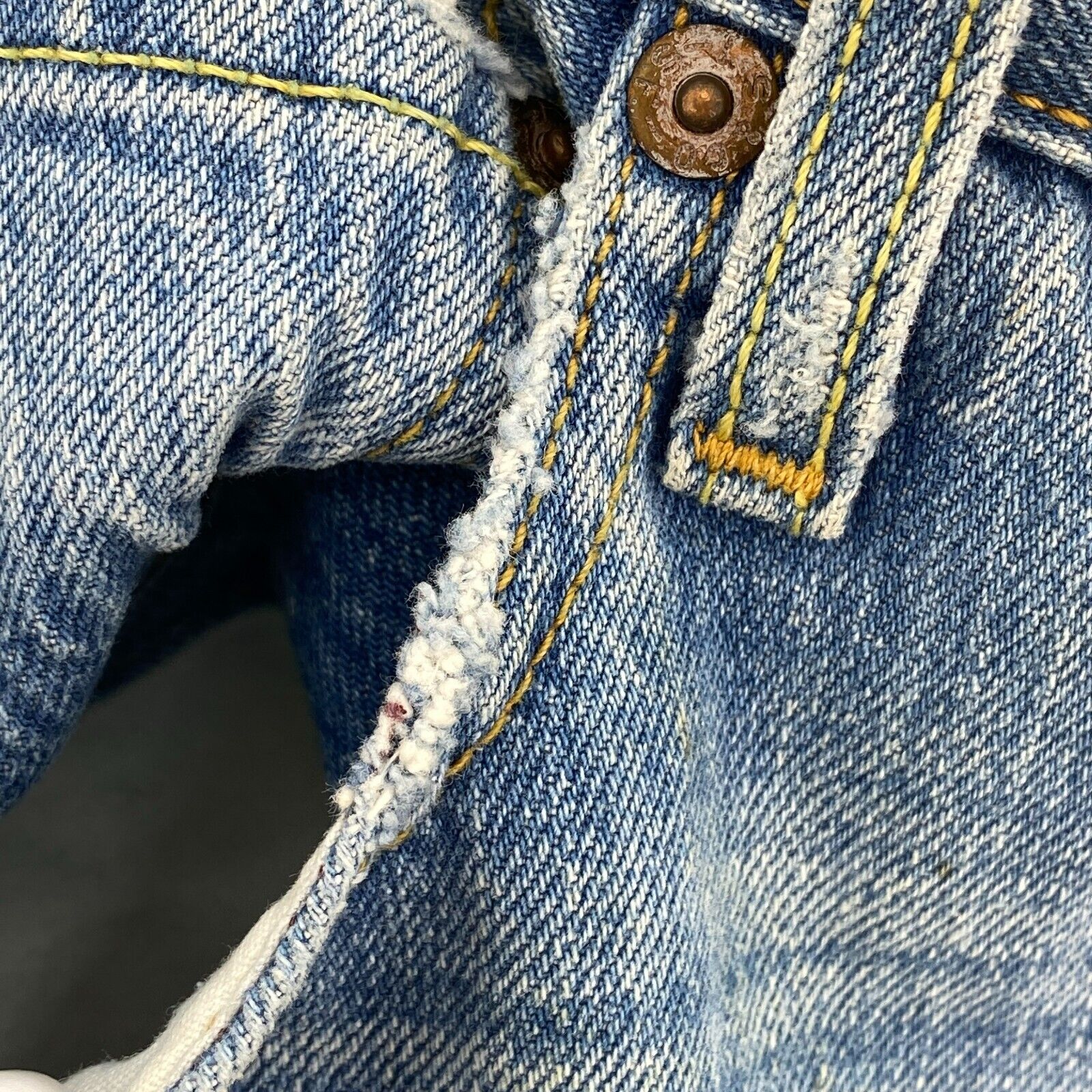 Levi's 501 Light Wash Blue Vintage Jeans Size 36 Straight Leg
