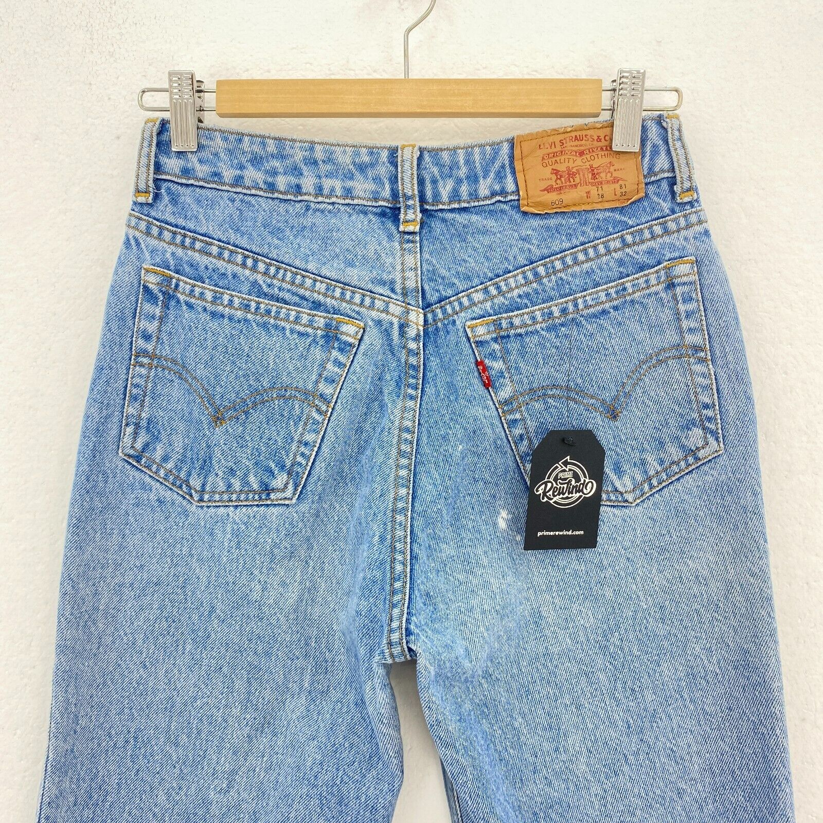 Levi's 609 Women's Vintage Medium Wash Blue Jeans Size 26 x 27 Straight