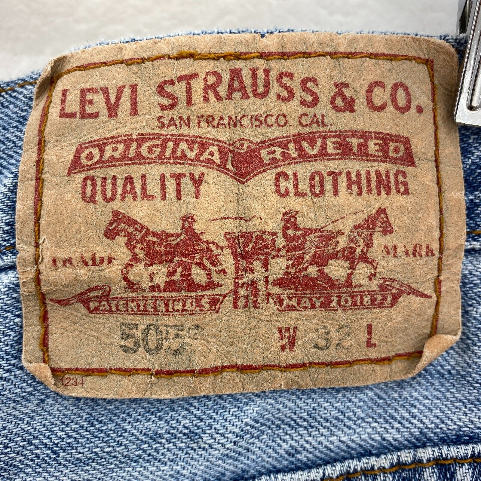 Levi's 505 Light Wash Blue Regular Fit Denim Shorts Size 32