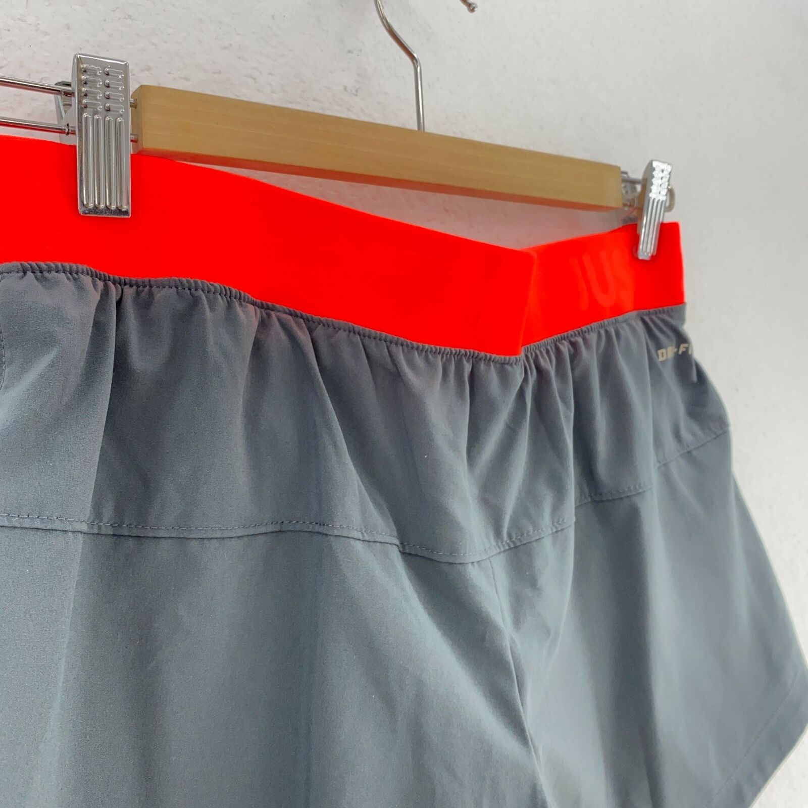 NIKE Neon Detailed Gray Running Shorts