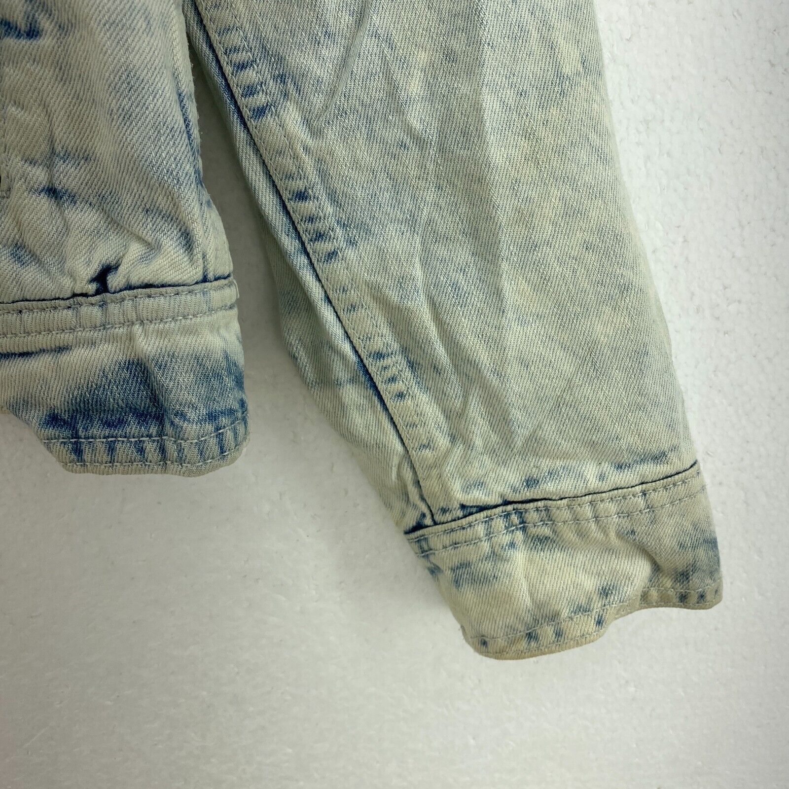 Levi Strauss Sherpa Denim Blue Light Wash Size XL Button Up