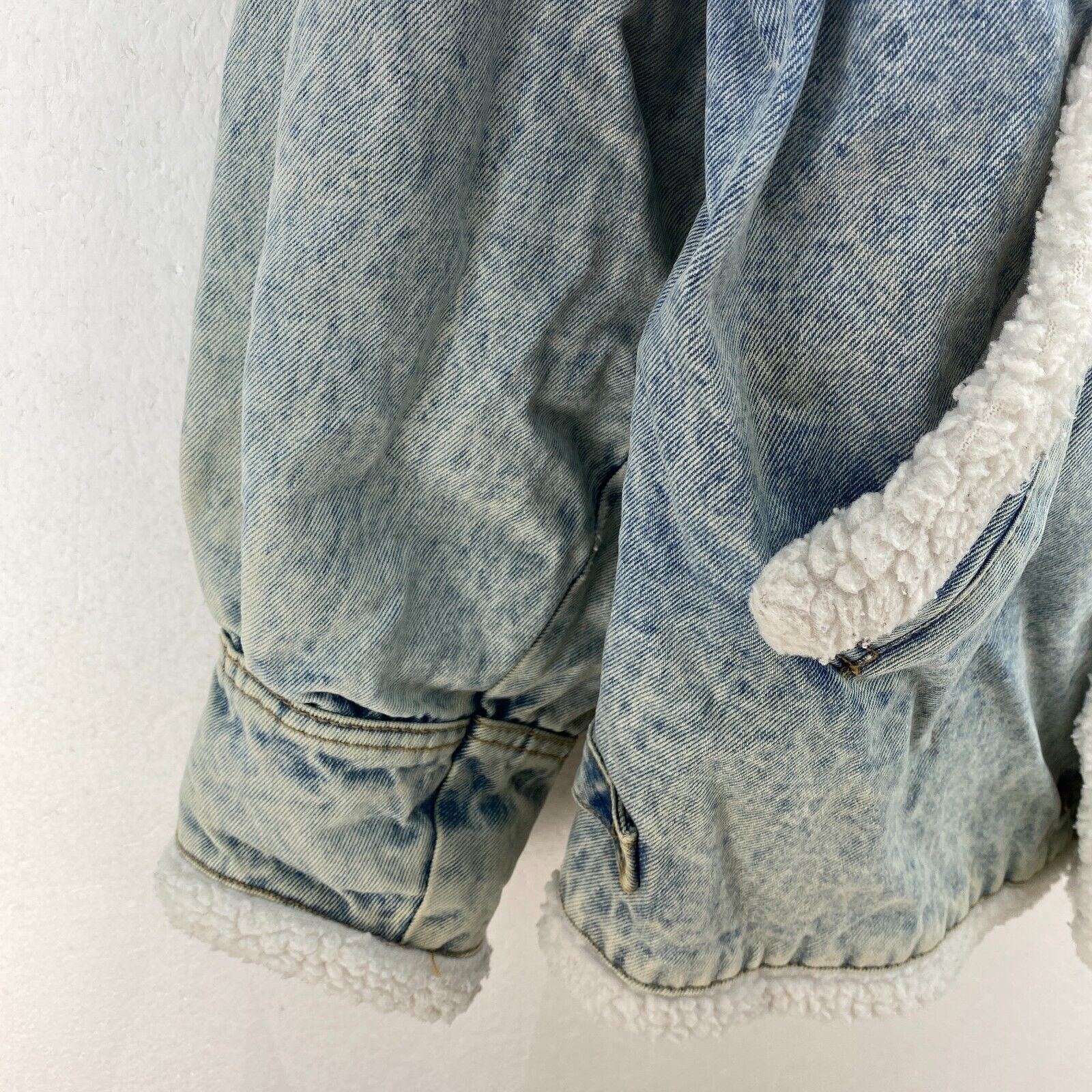 Vintage Sherpa Lined Full Zip Acid Wash Blue Denim Jacket Size M