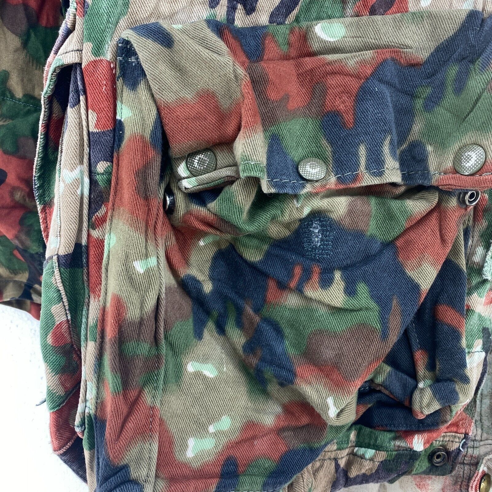 Swistzerland Military Paintball Camo Green Hooded Pockets Full Zip Jacket Size M
