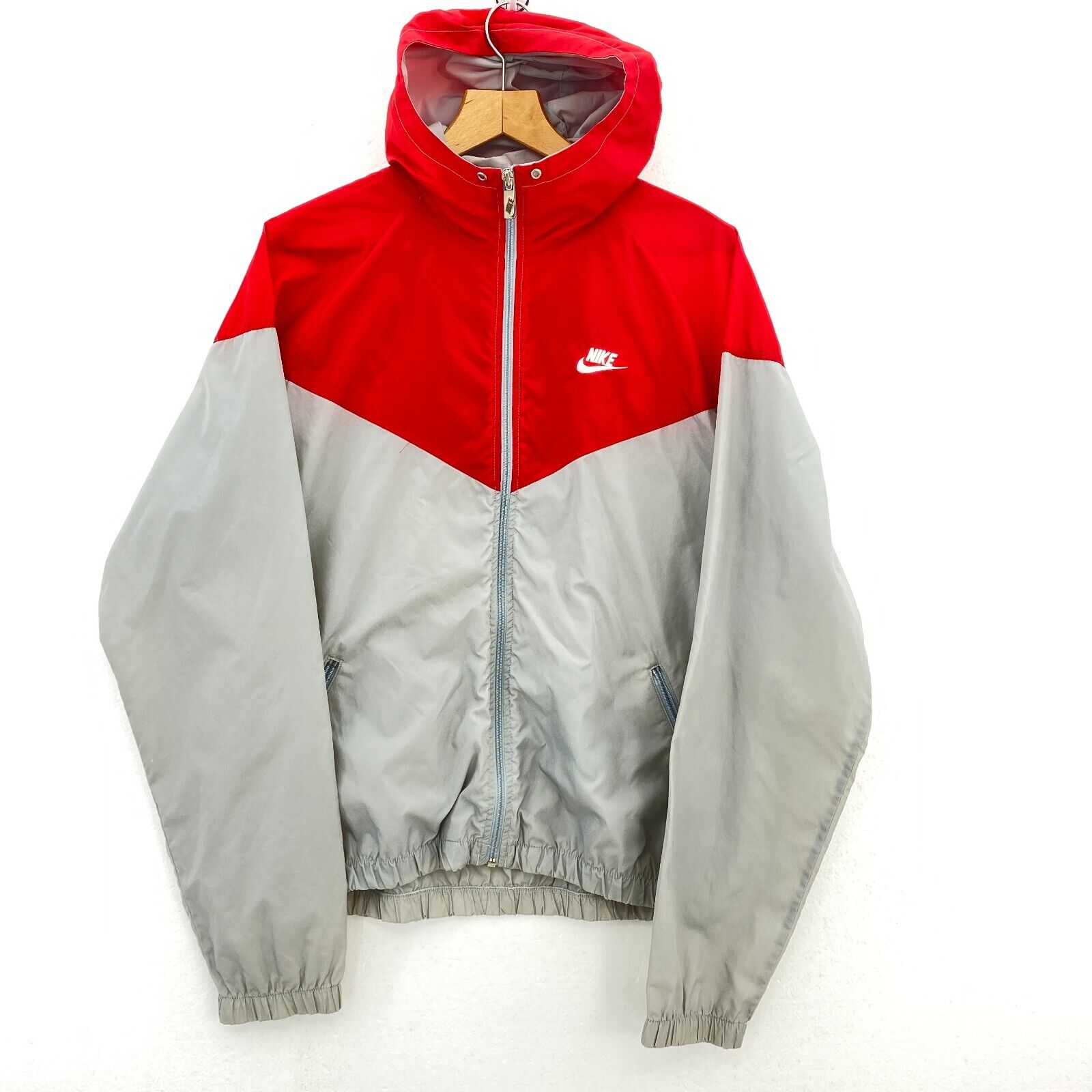 Nike Red Light Windbreaker Jacket Size L Grafevine