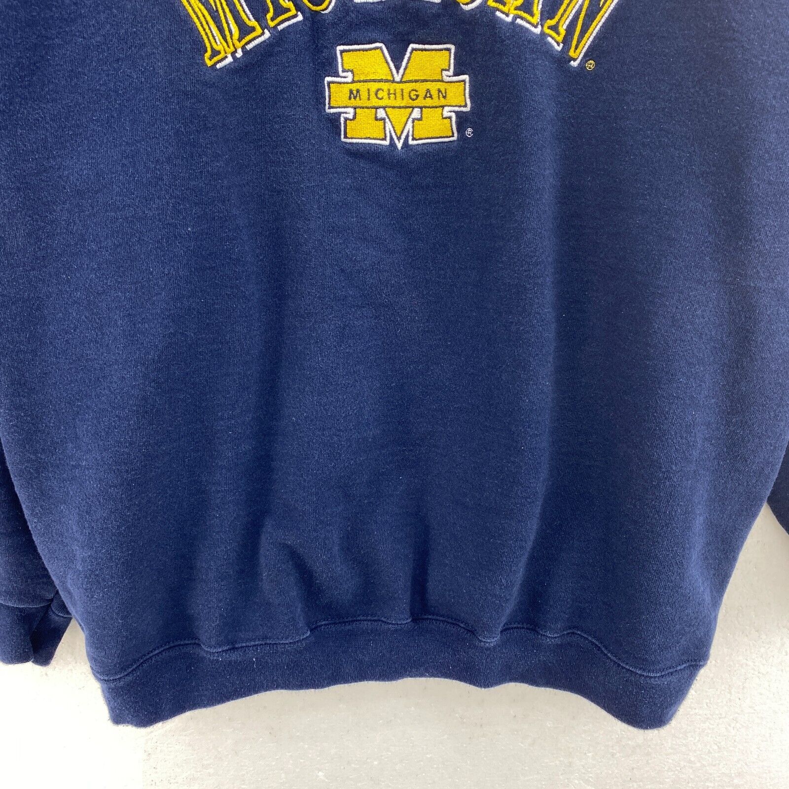 Logo Athletic Wolverines Michigan University Navy Blue Sweatshirt Size L
