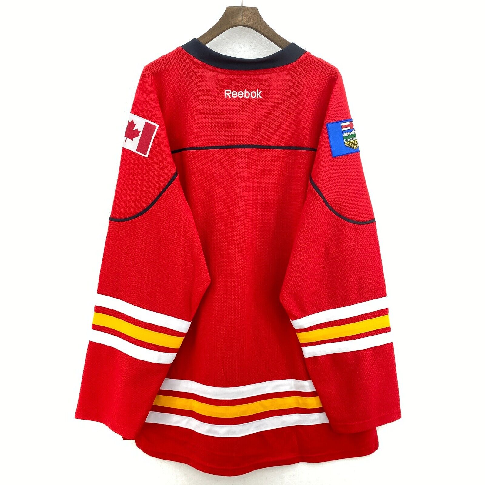 Vintage Reebok Calgary Flames NHL Ice Hockey Red Jersey V-Neck Size L