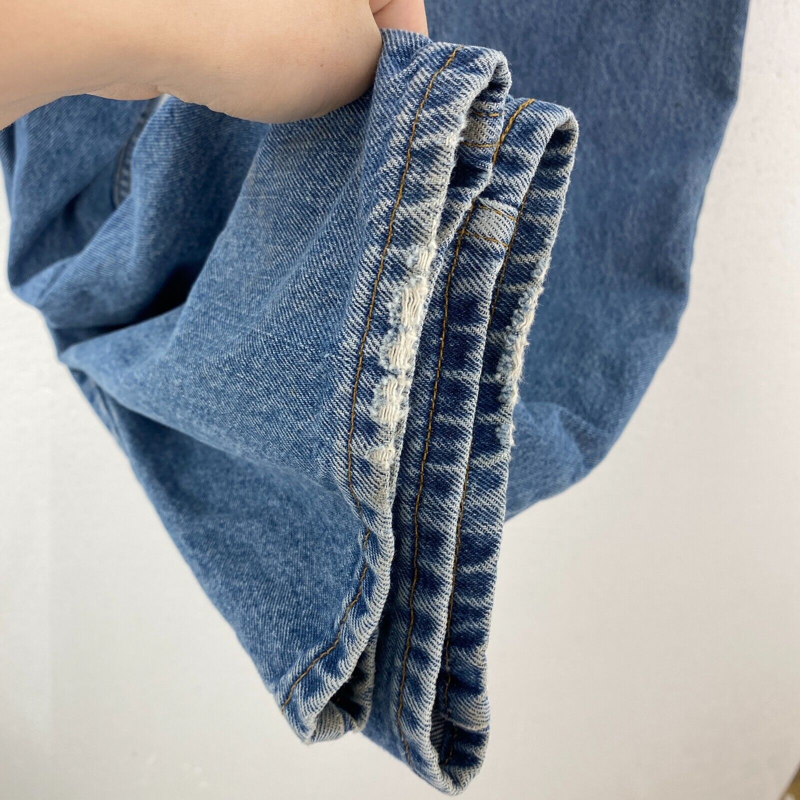 Levi's 550 Relax Fit Straight Jeans Medium Wash Blue Size 34