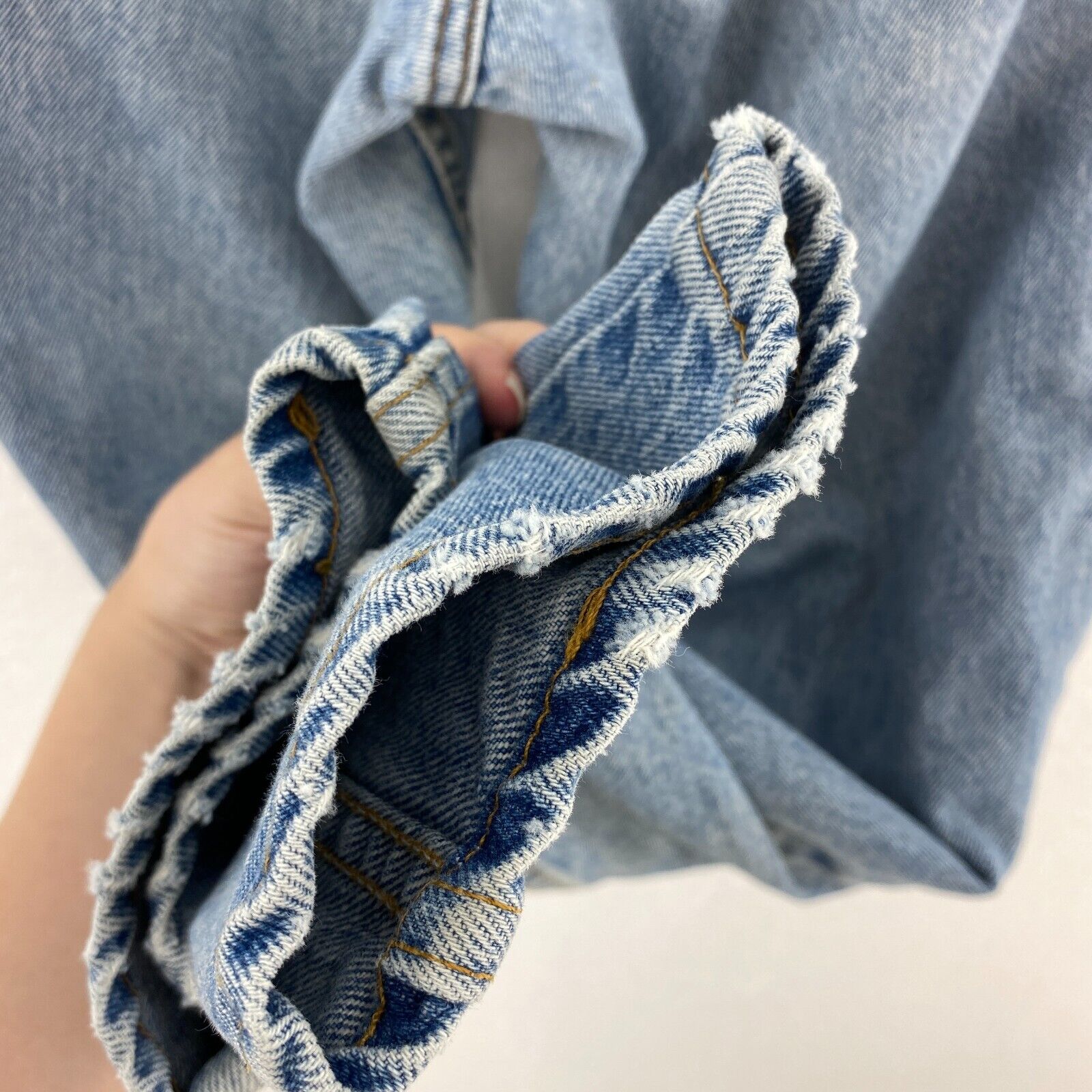 Levi's 551 Light Wash Blue Denim Tapered Jeans Size 34 Women's