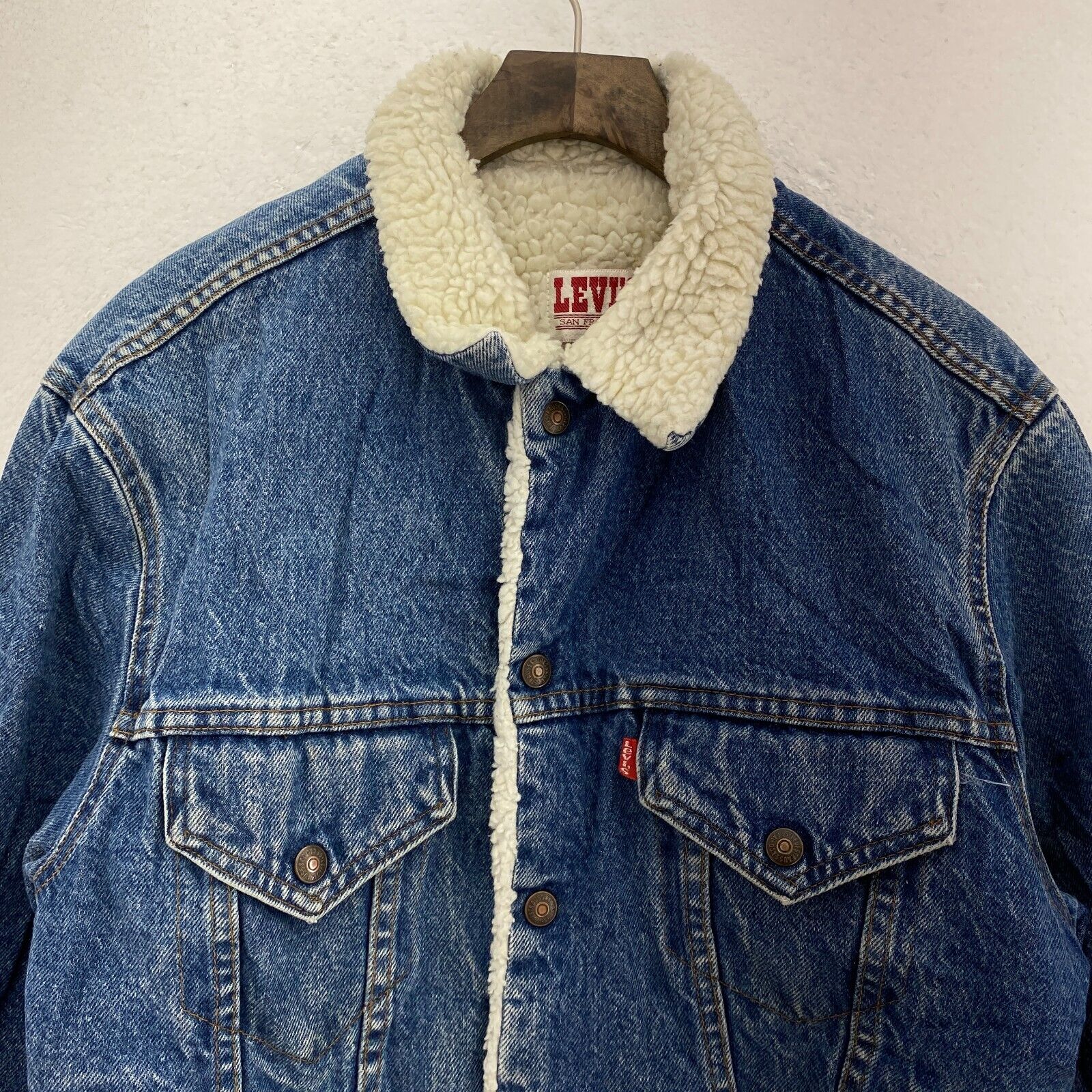 Levi Strauss Sherpa Lined Button Up Medium Wash Blue Denim Jacket Size 38