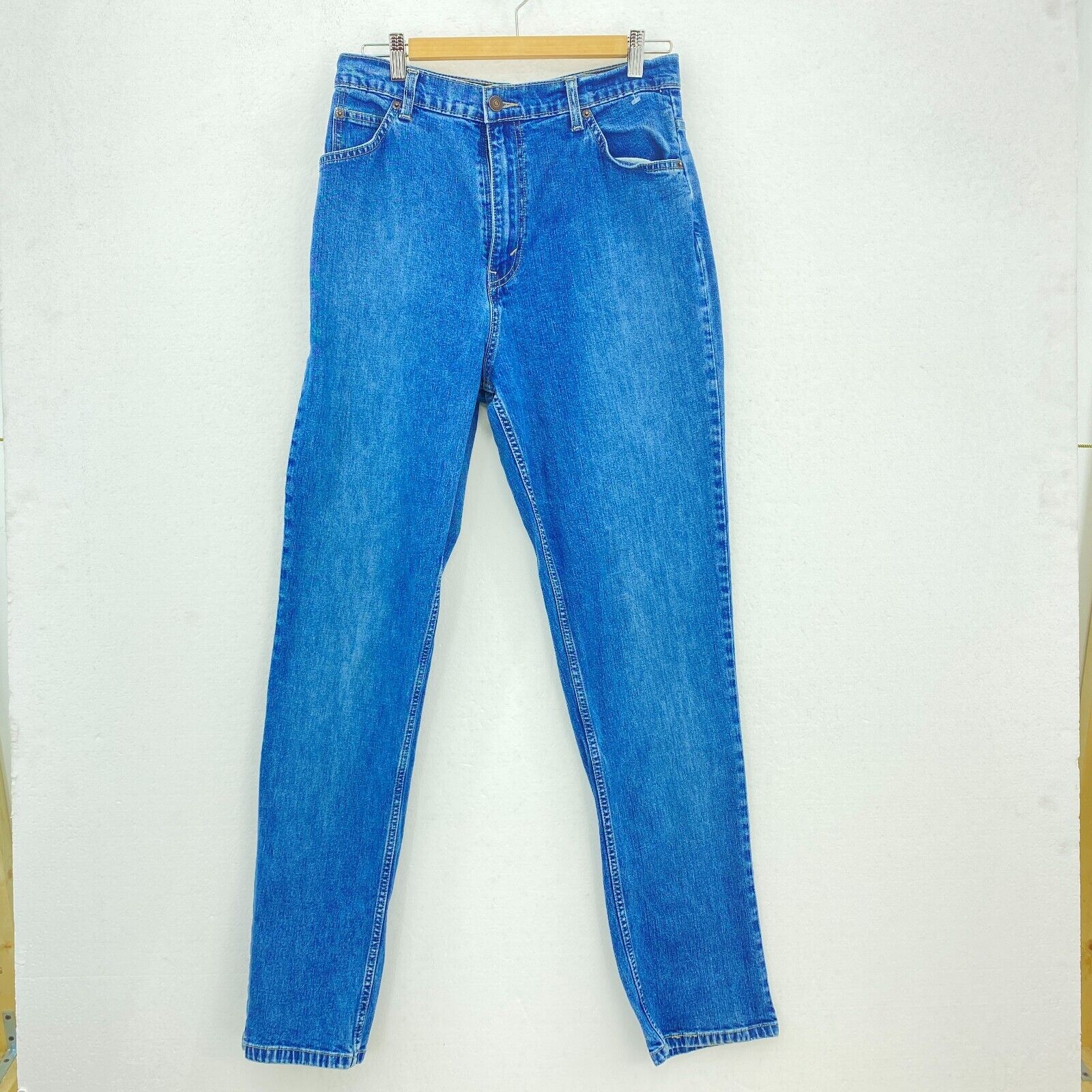 Levi Strauss Orange Tab Medium Wash Blue Straight Jeans Size 29 x 32