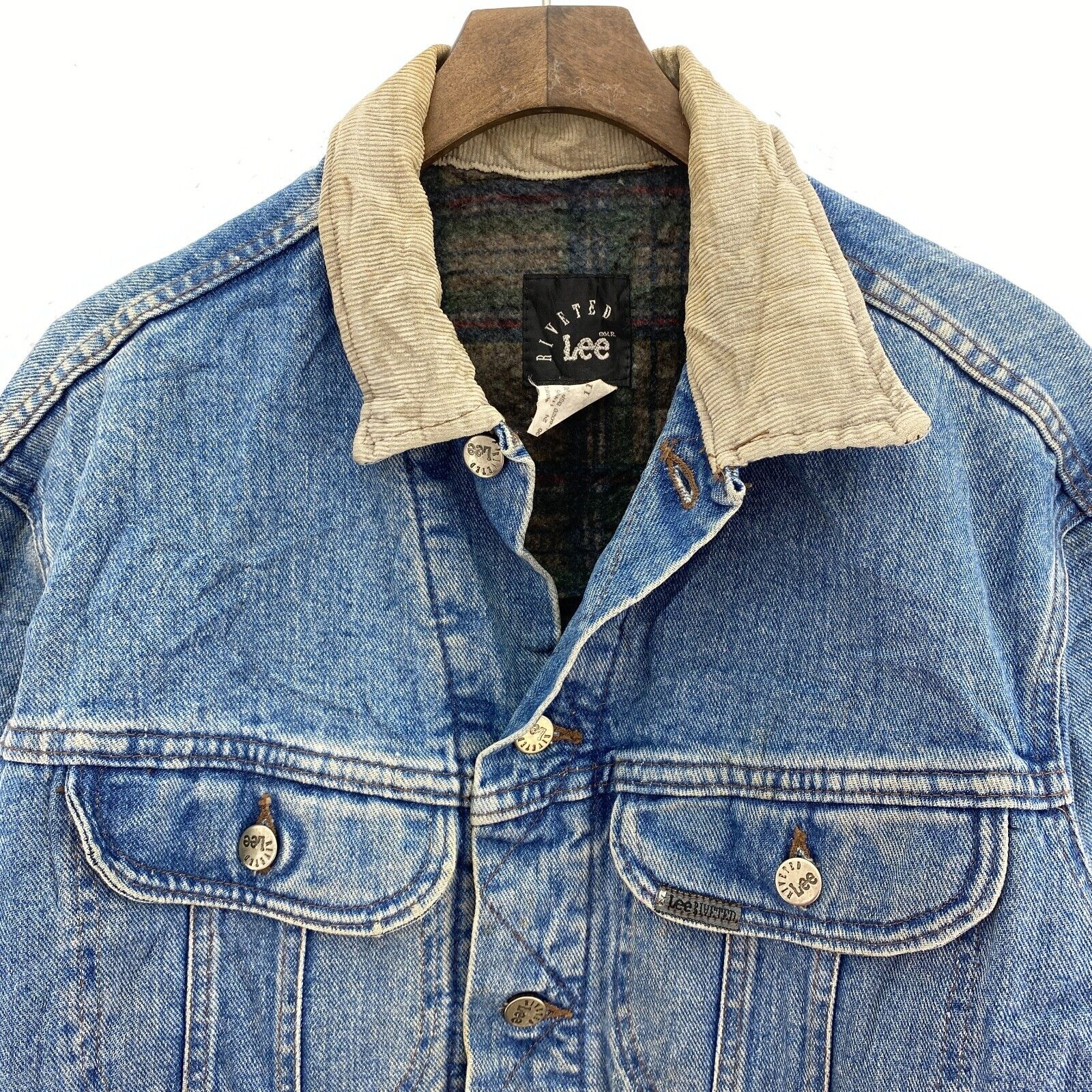 Vintage Lee Button Up Light Wash Blue Denim Jacket Size M Trucker