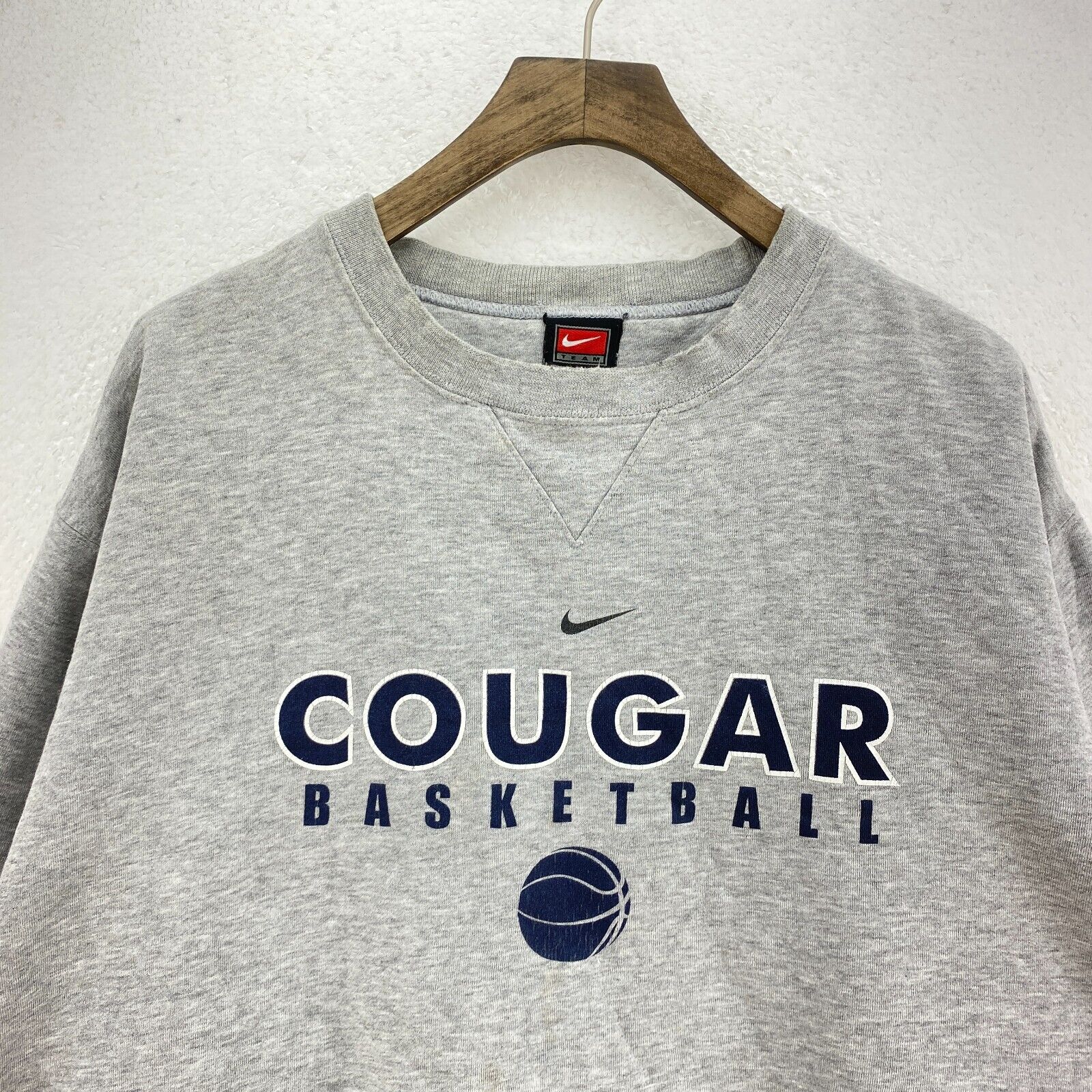Nike Cougar Basketball Gray Crewneck Sweatshirt Size L
