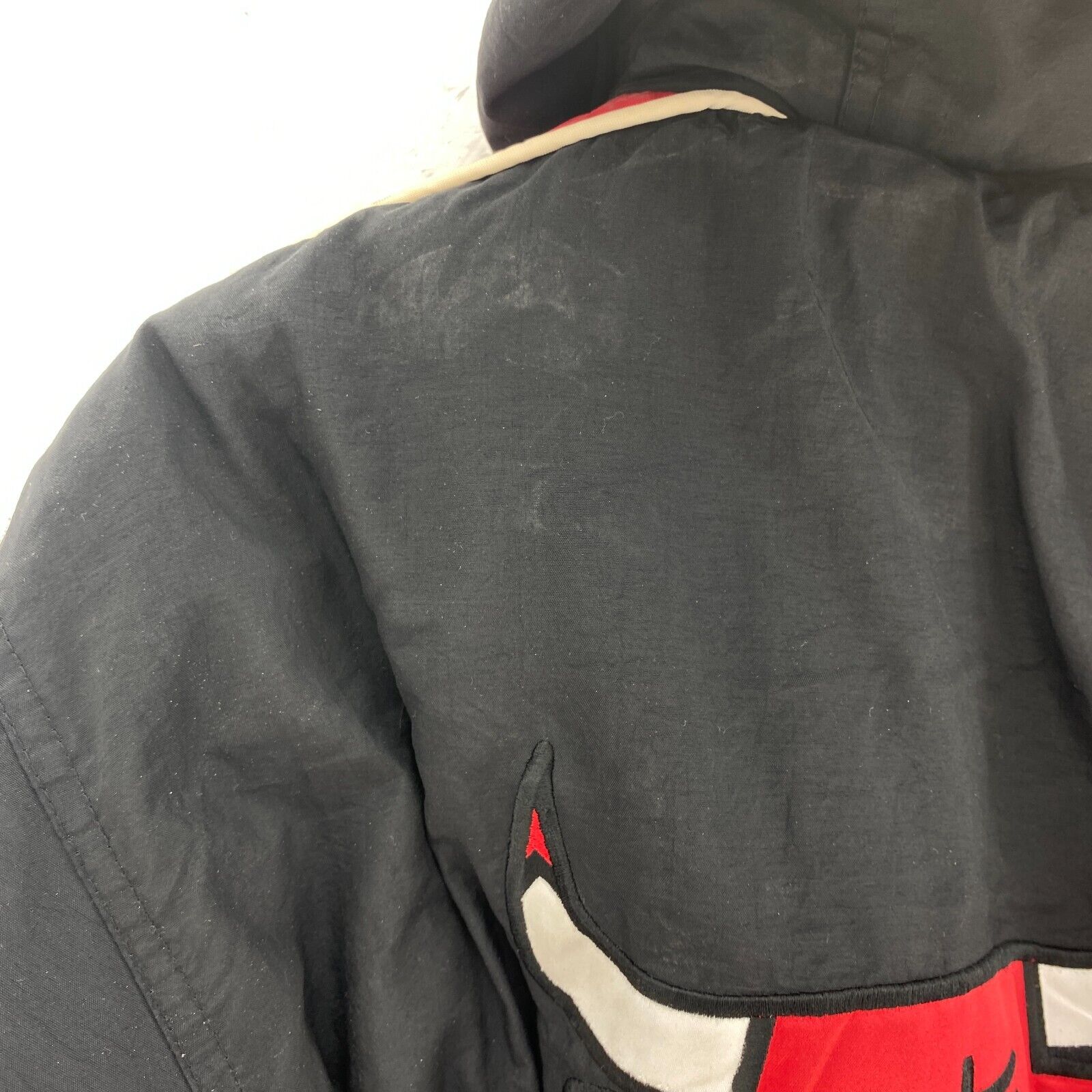 Starter Chicago Bulls Logo Embroidered Insulated Hooded Jacket Size L Black NBA