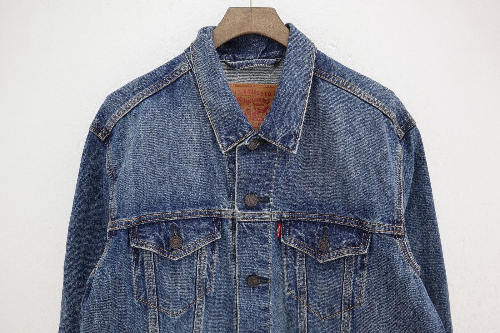 Levi Strauss Button Up Medium Wash Blue Trucker Denim Jacket Size L