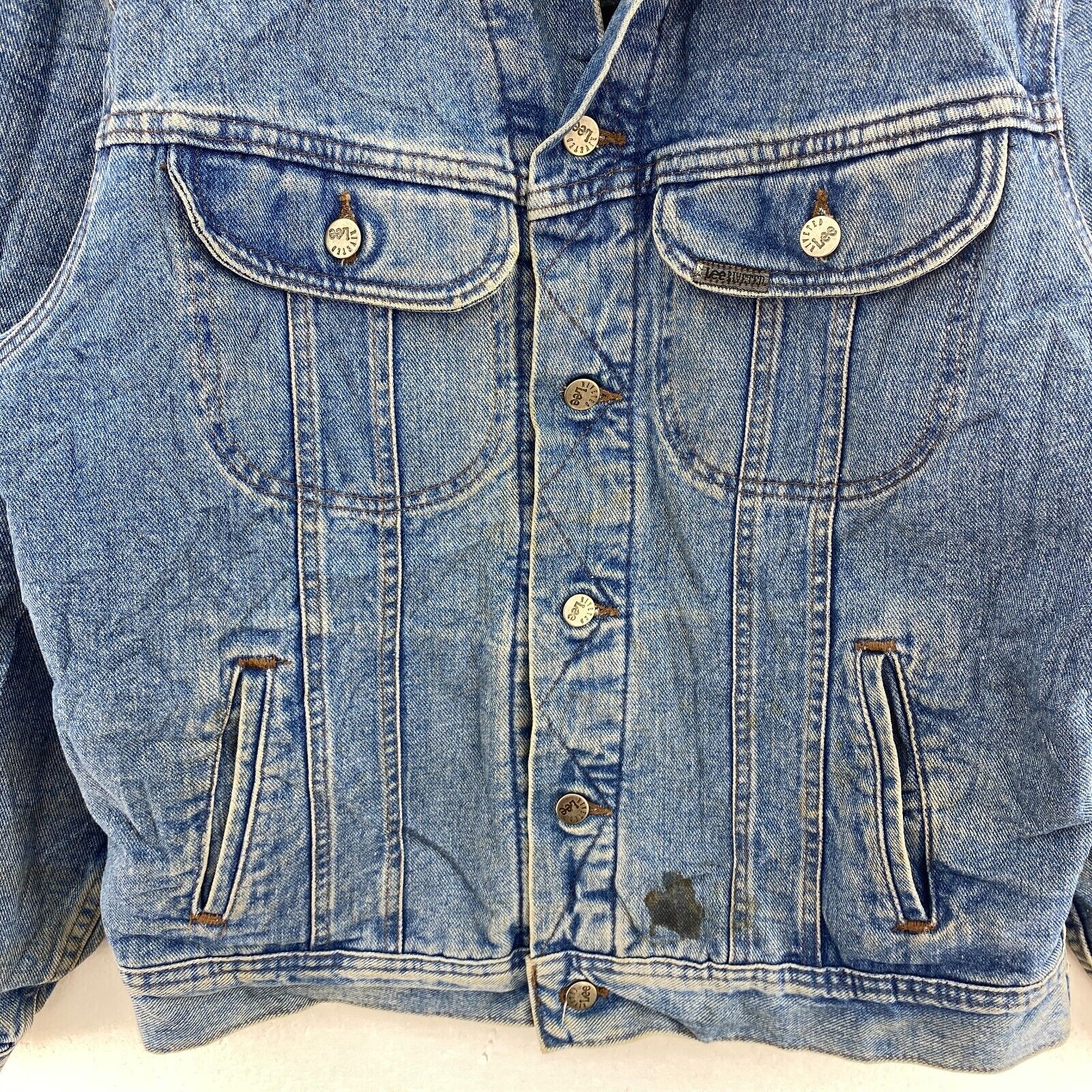 Vintage Lee Button Up Light Wash Blue Denim Jacket Size M Trucker