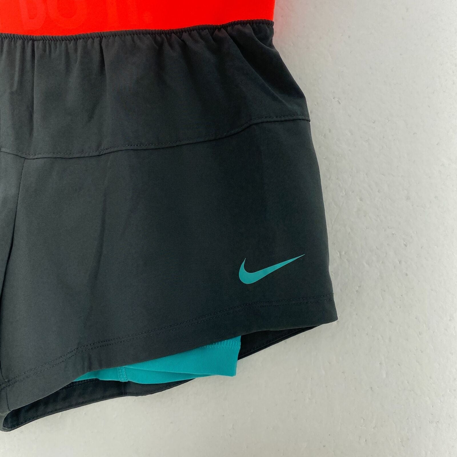 NIKE Neon Detailed Gray Running Shorts
