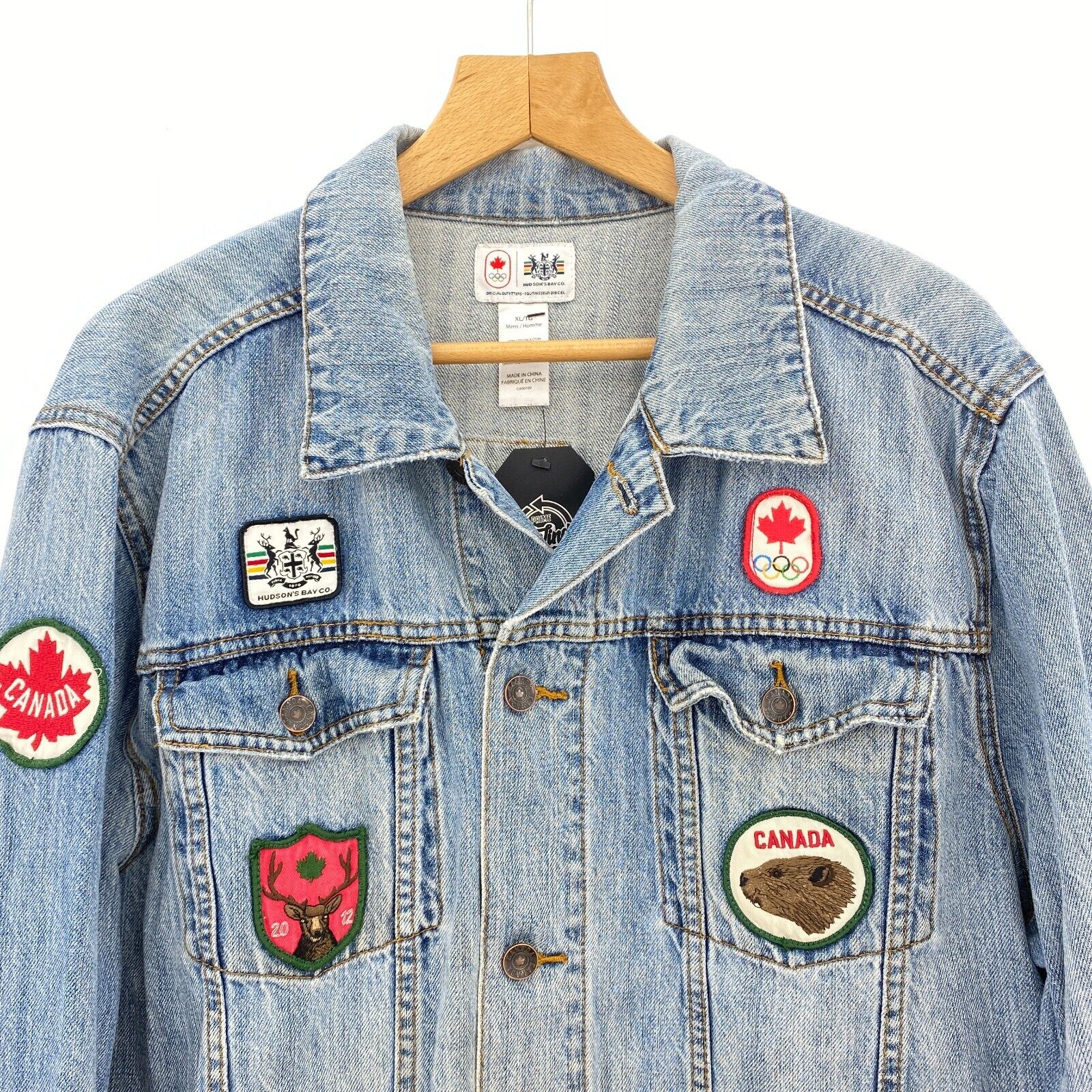 Hudson's Bay Men's Light Wash Blue Denim Jacket Canada Stickers Size XL