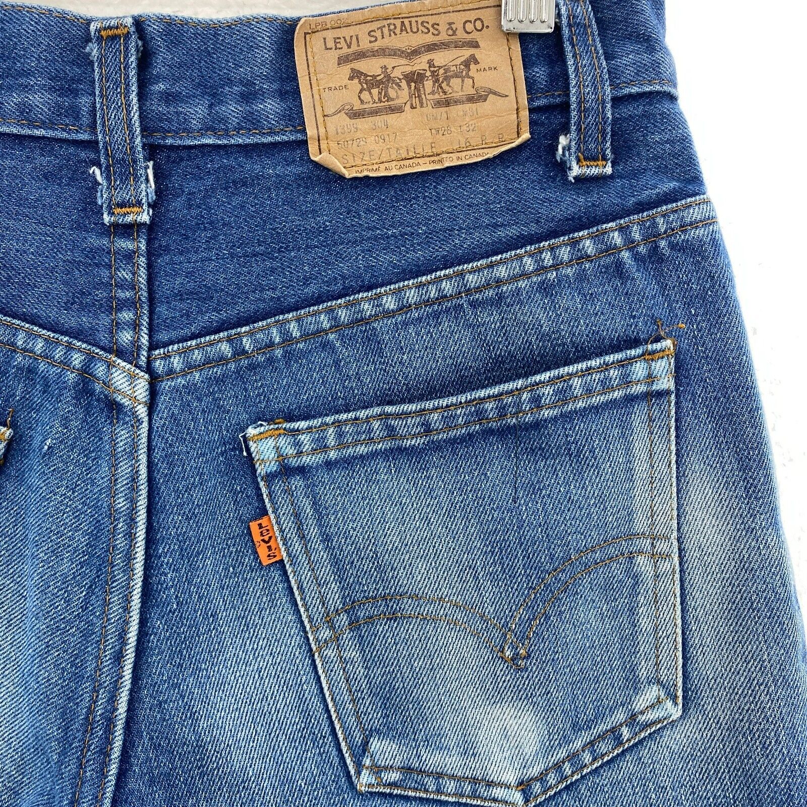 Levi's Orange Tab Women's Dark Wash Blue Denim Cut-off Shorts Size 27