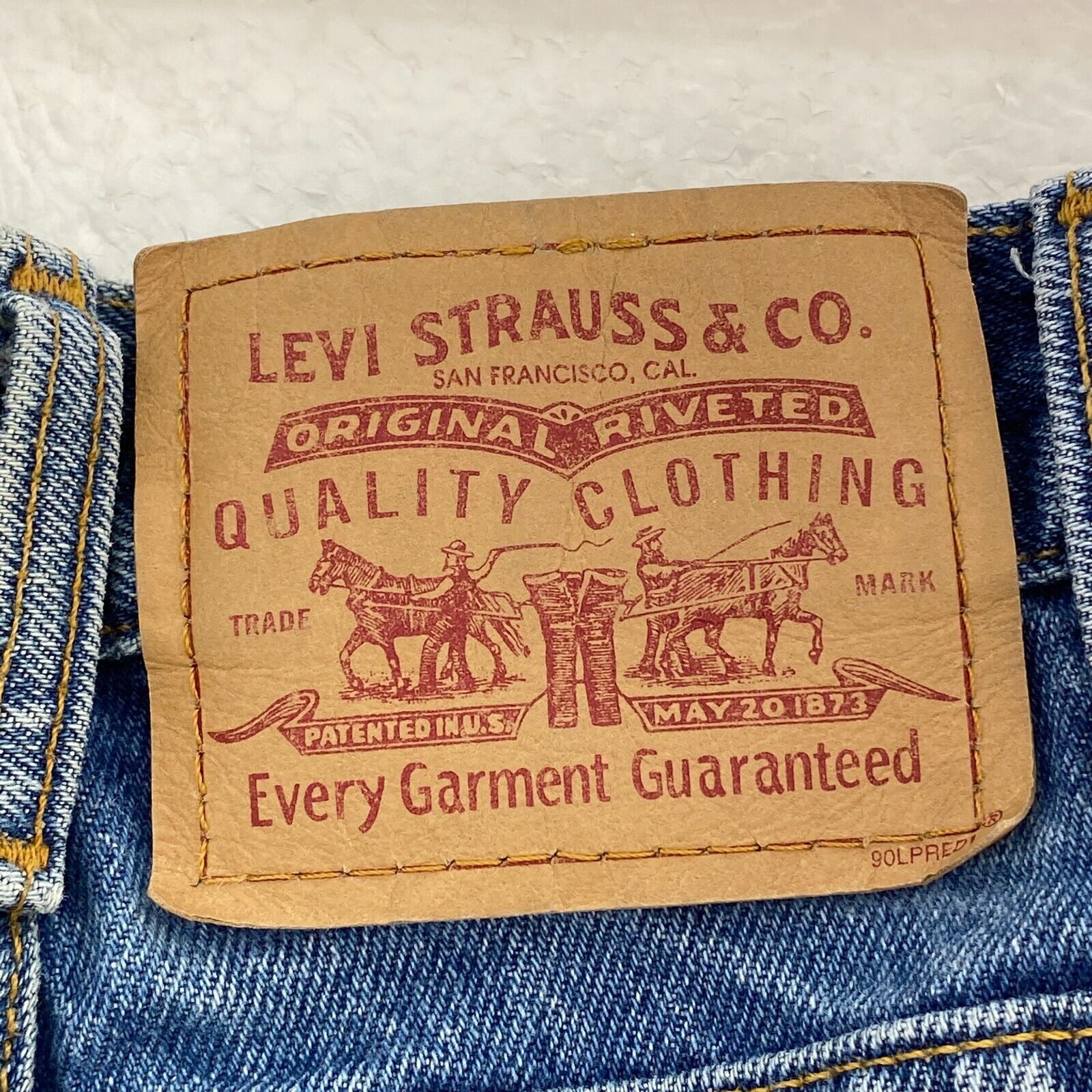 Levi's 550 Relax Fit Straight Jeans Medium Wash Blue Size 34