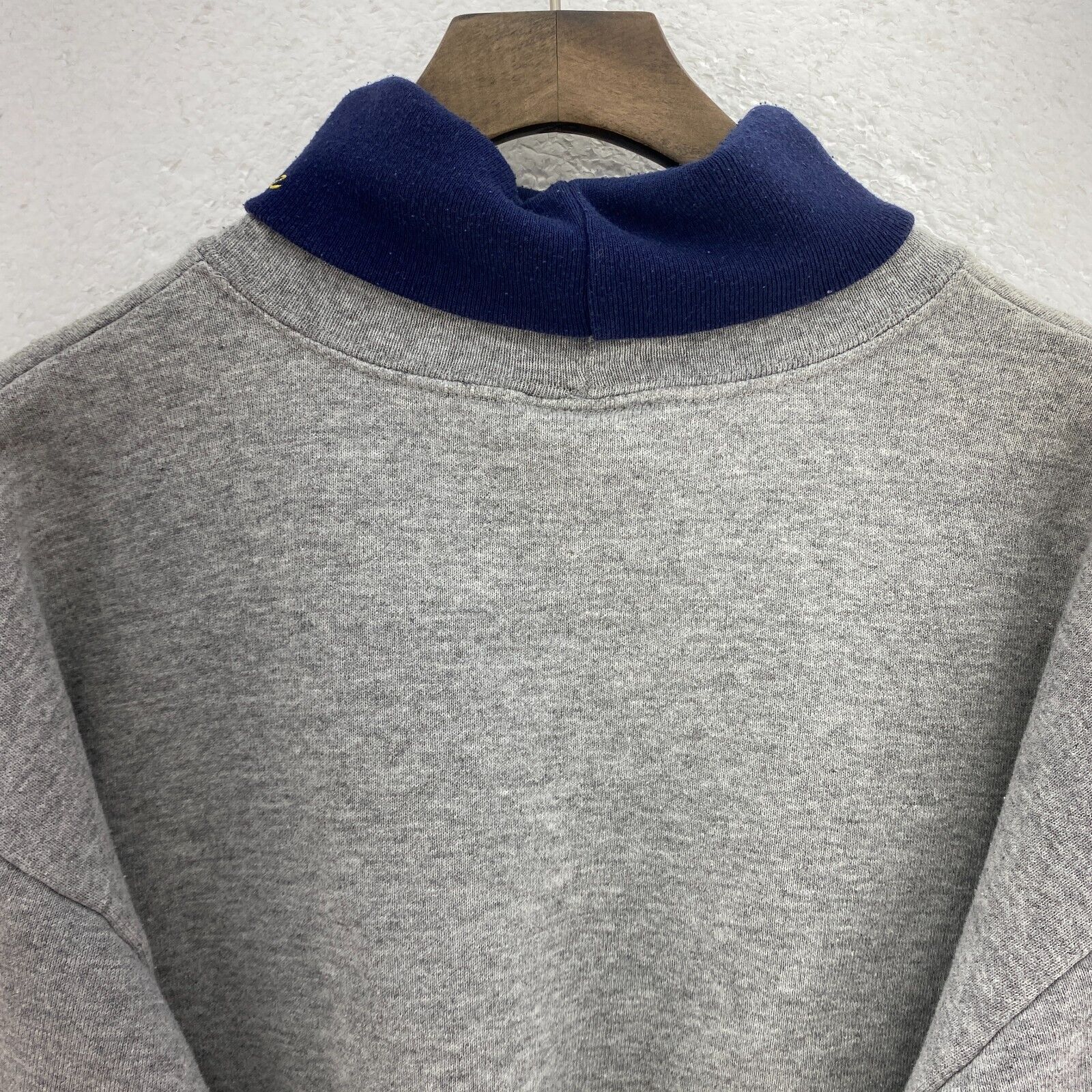 Vintage Notre Dame Fighting Irish NCAA Gray Turtle Neck Sweatshirt Size L