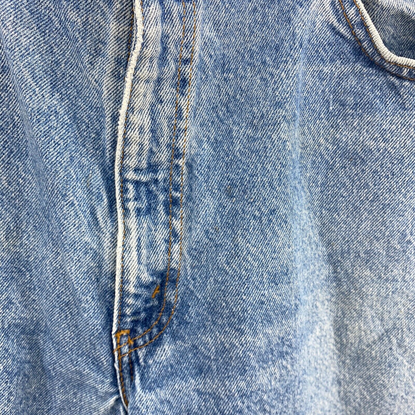 Levi Strauss 550 Orange Tab Relaxed Fit Size 38 x 30 Medium Wash Blue Jeans