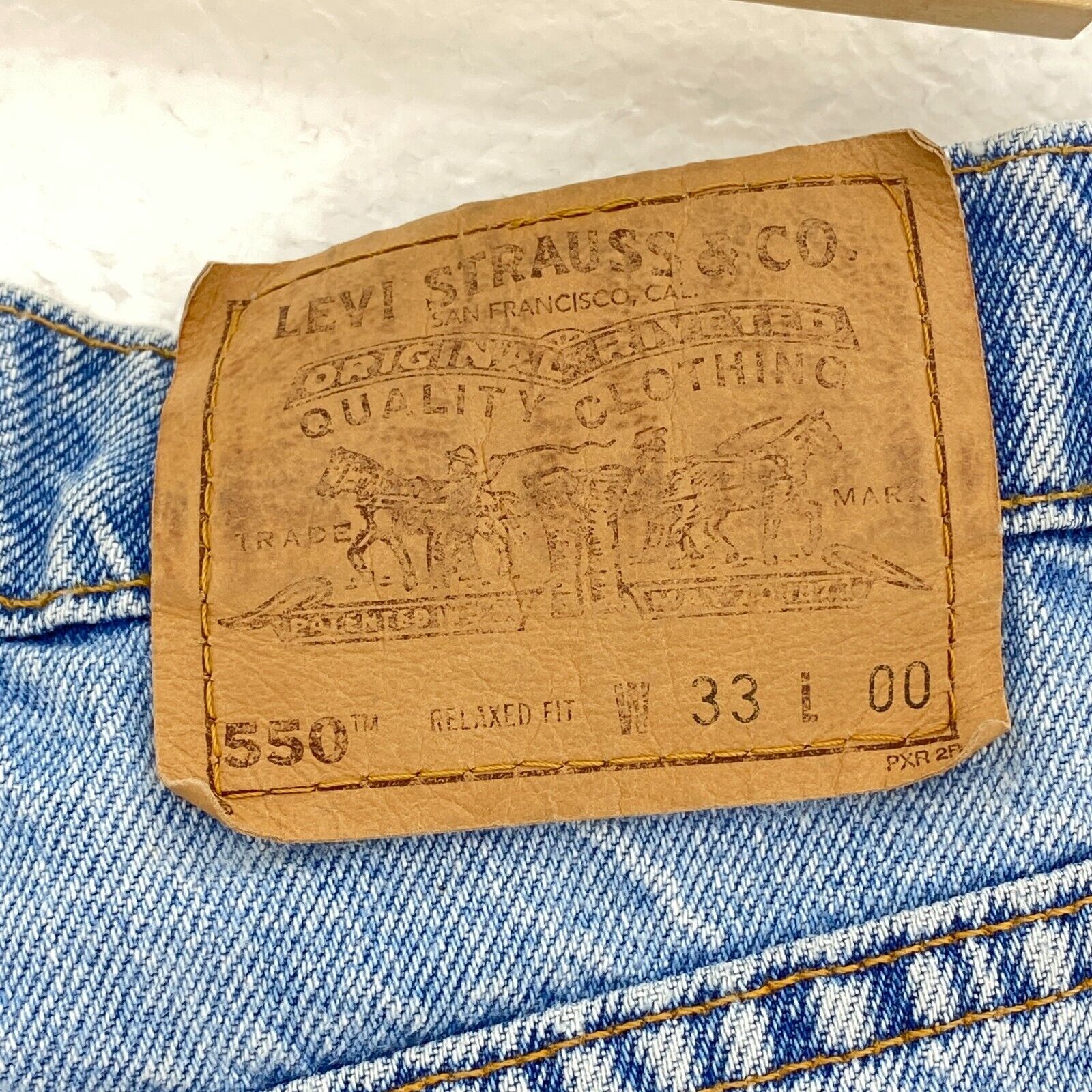 Levi's 550 Orange Tab Relax Fit Light Wash Blue Denim Shorts Size 33