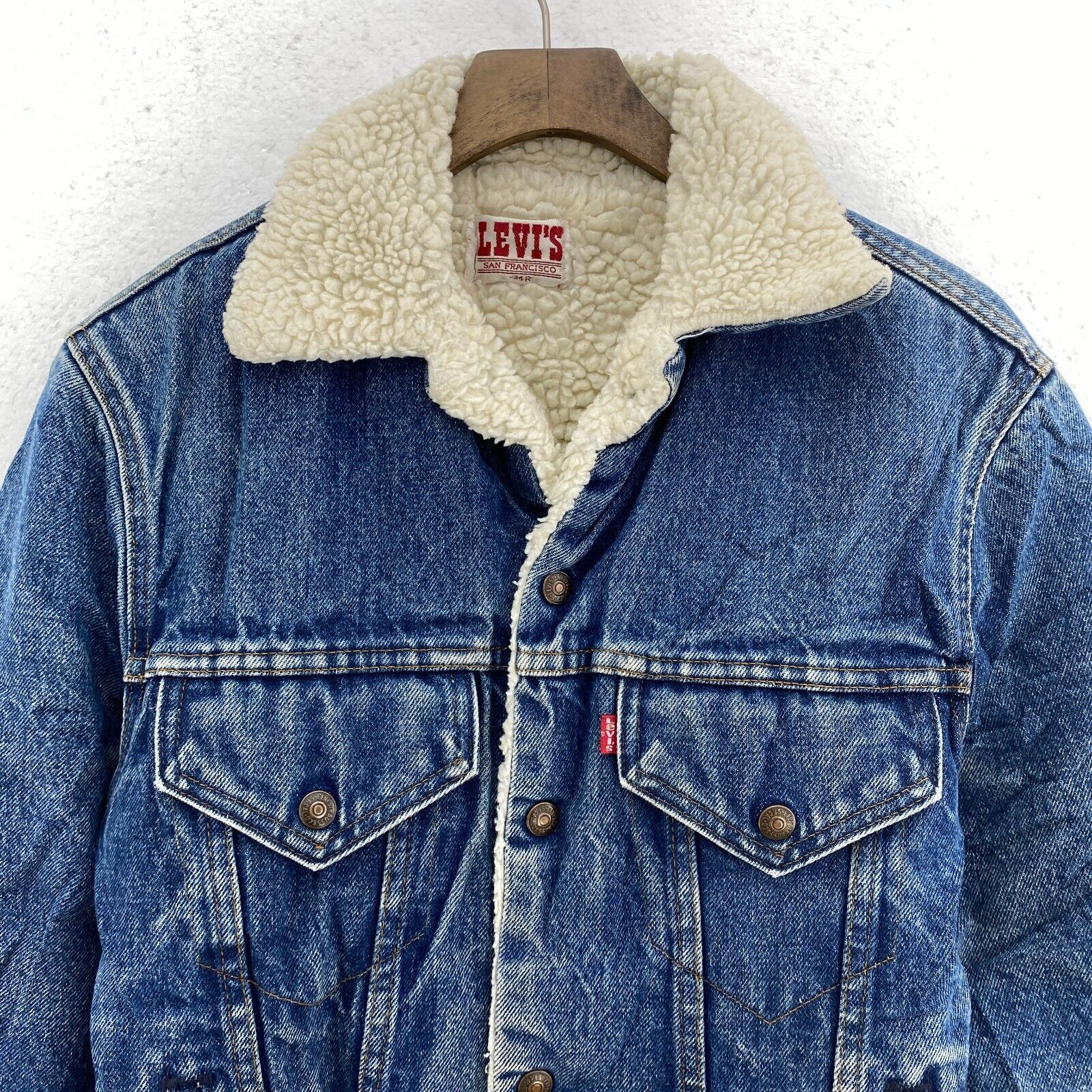 Levi Strauss Sherpa Lined Button Up Medium Wash Blue Denim Jacket Size 34