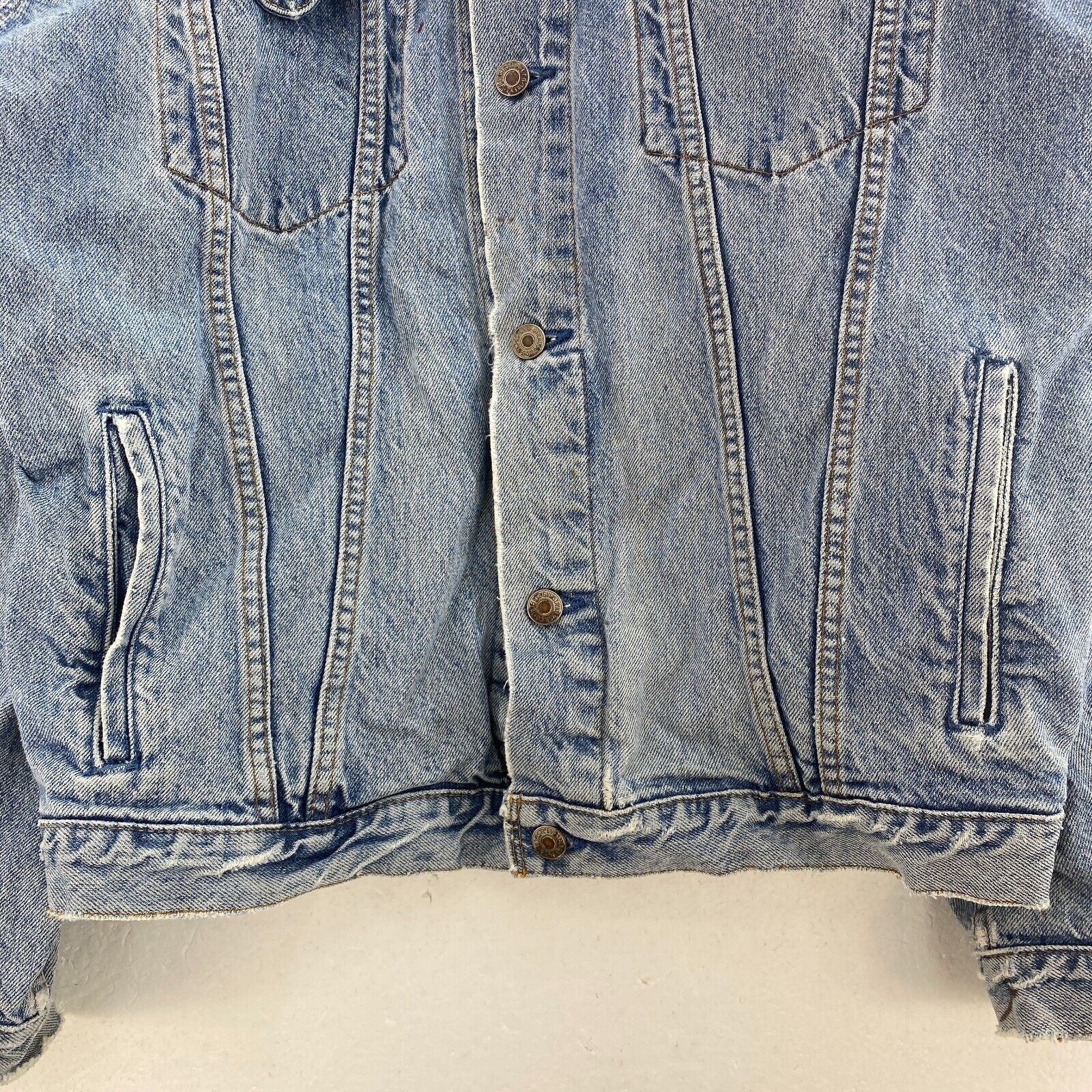 Vintage Levi Strauss Light Wash Blue Trucker Denim Jacket Size M Tall