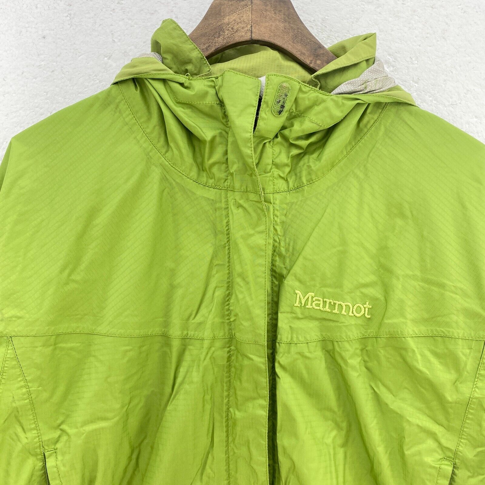 Marmot Hooded Lightweight Waterproof Rain Jacket Size M Green Women's