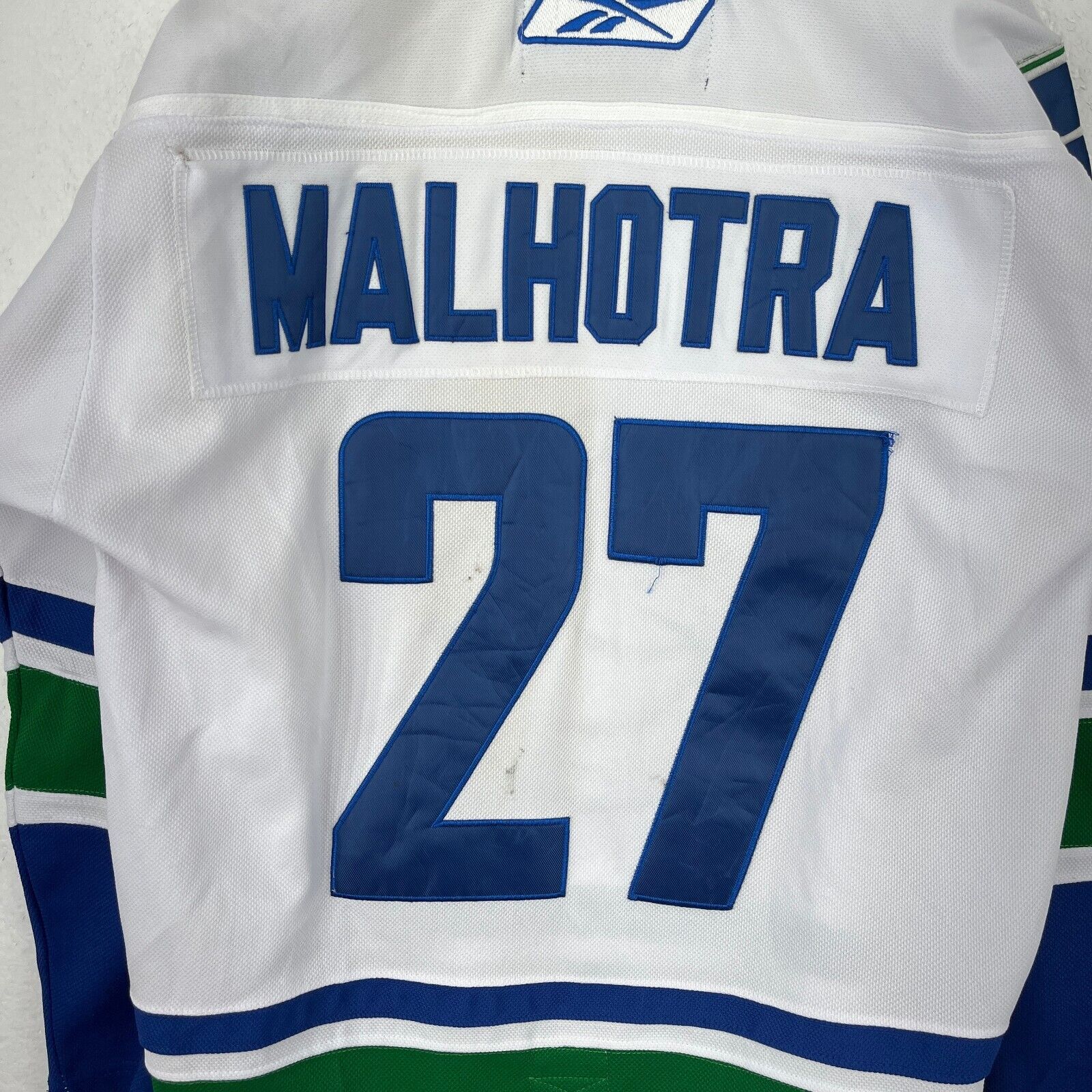 Reebok Vancouver Canucks NHL Manny Malhotra #24 Fight Strap White Jersey Size M