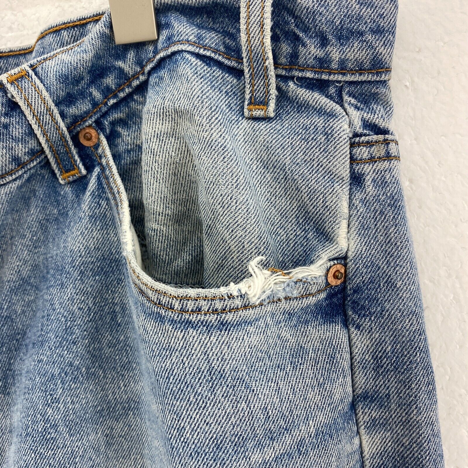 Levi Strauss 550 Orange Tab Light Wash Denim Jeans Size 40 x 32 Relaxed Fit