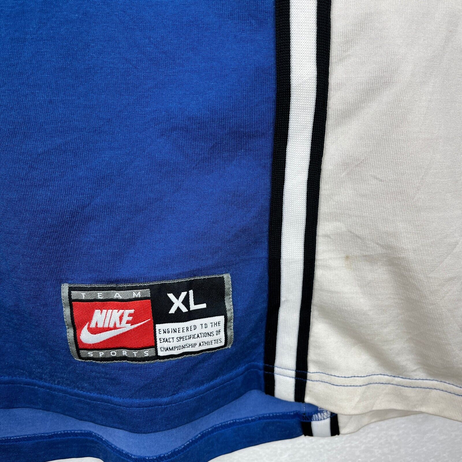 Vintage Nike Swoosh Logo Snapped Blue T-shirt Size XL