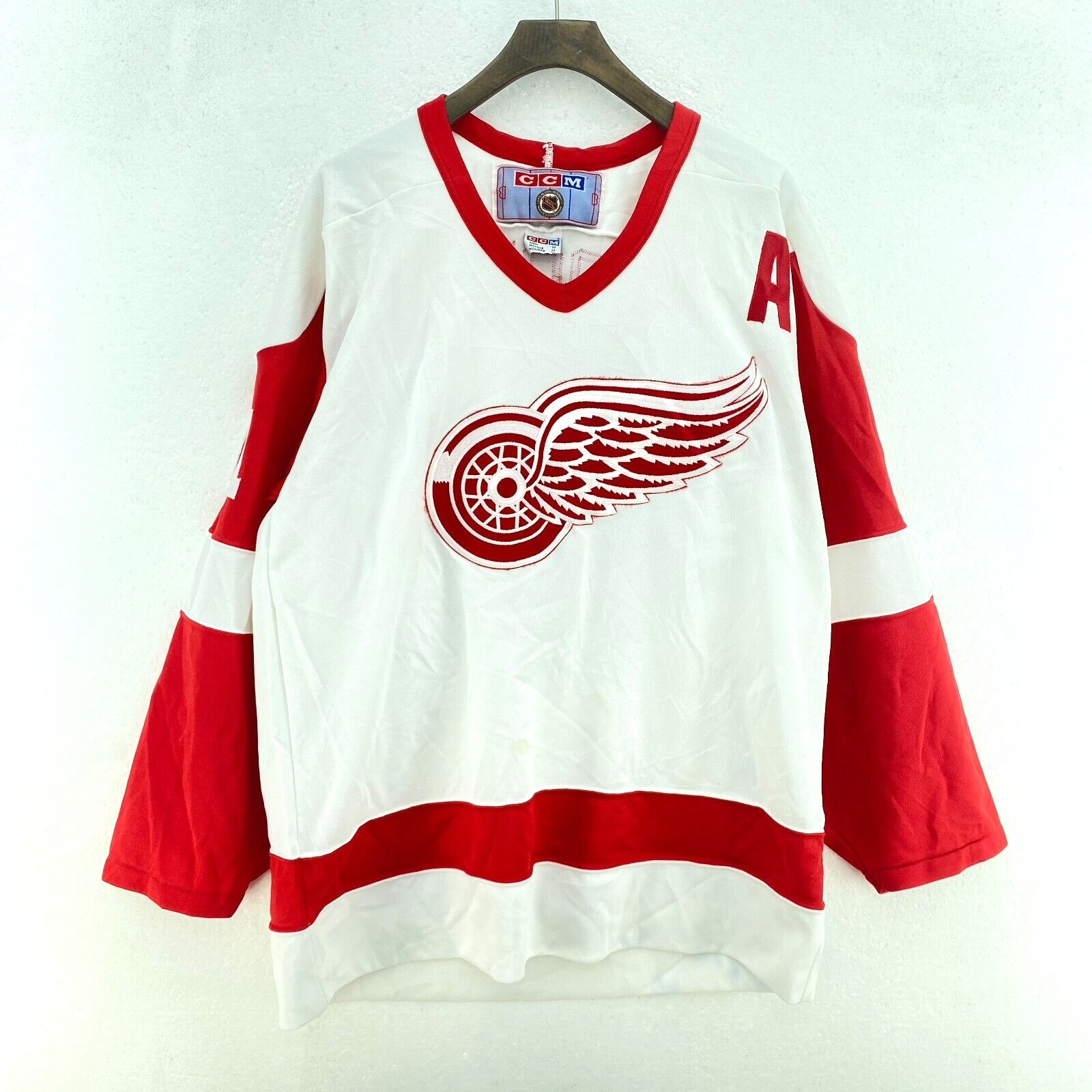 Vintage CCM Detroit Red Wings NHL Ice Hockey White Jersey Size M