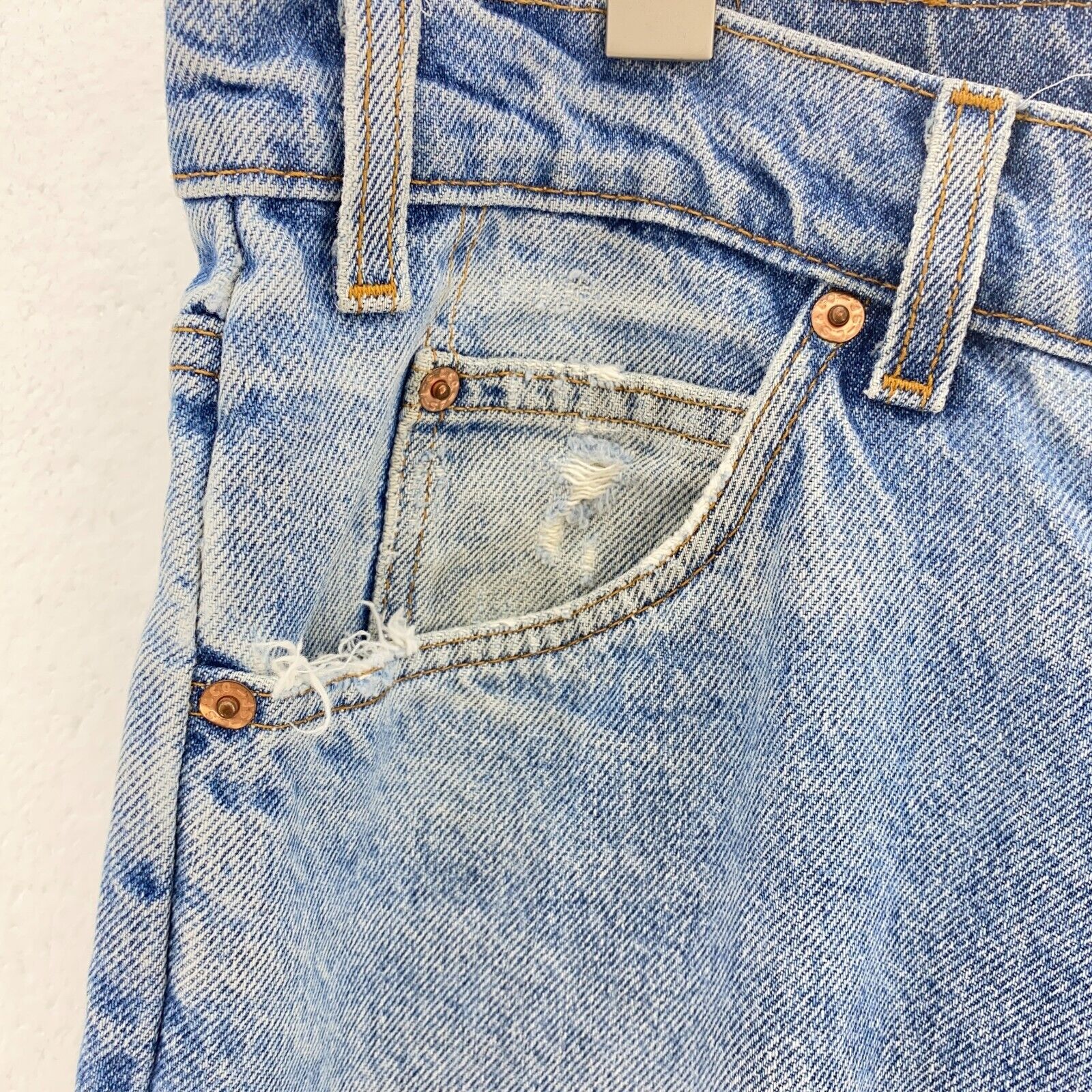 Levi Strauss 550 Orange Tab Light Wash Denim Jeans Size 40 x 32 Relaxed Fit