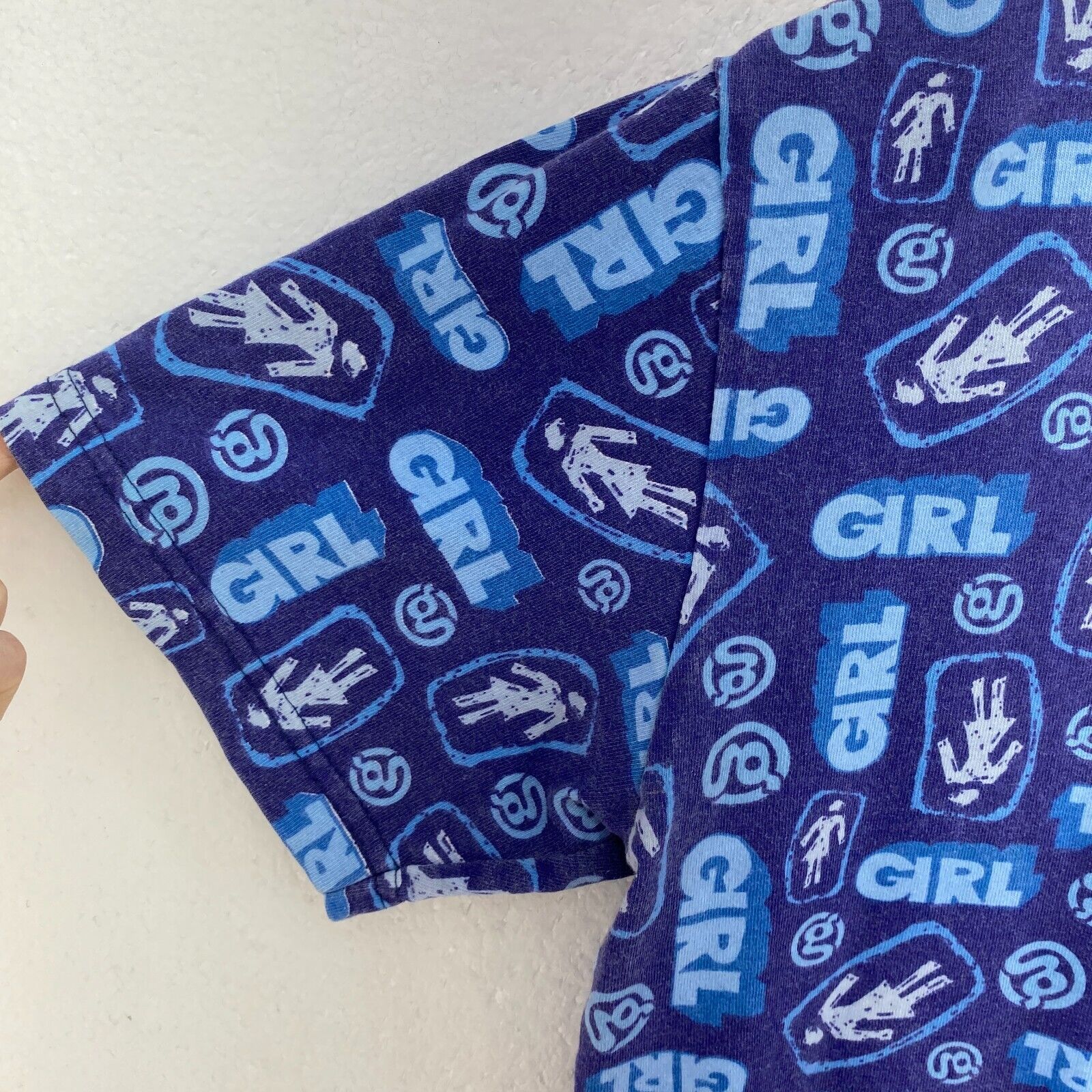Girl Skateboards All Over Print Blue Graphic Print T-shirt Size M