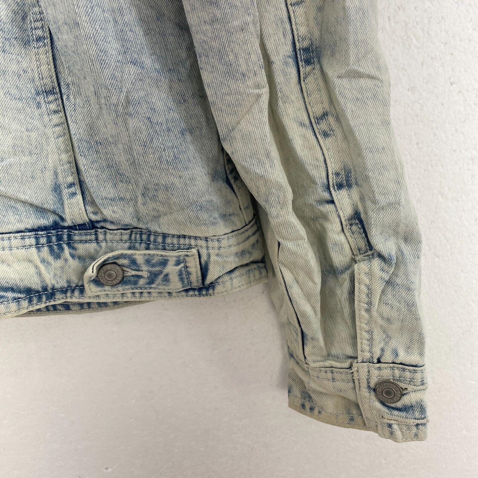 Levi Strauss Sherpa Denim Blue Light Wash Size XL Button Up