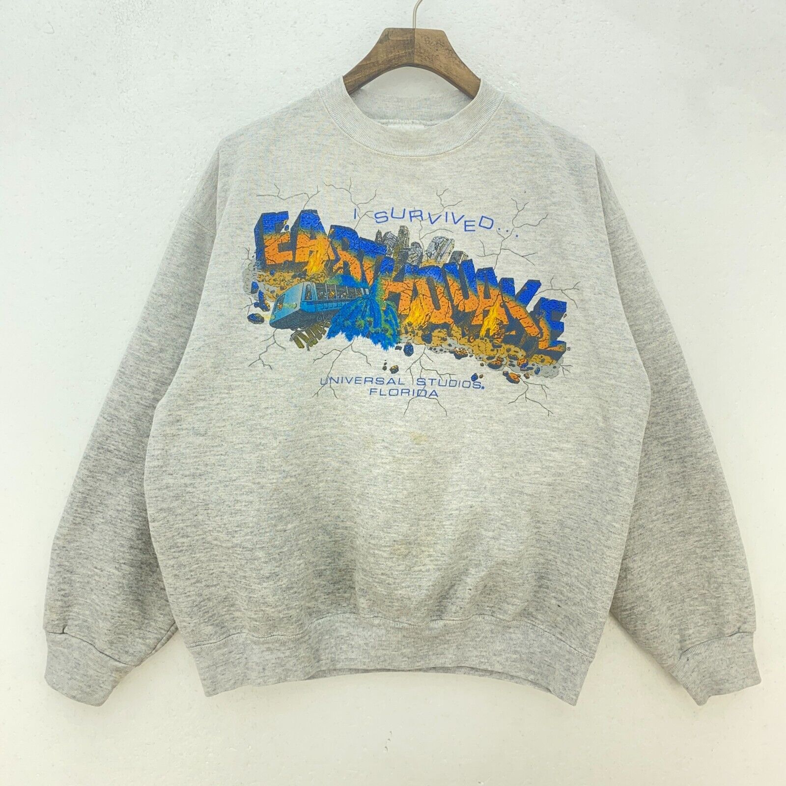 Earthquake Universal Studios Florida Gray Sweatshirt Size L Crew Neck