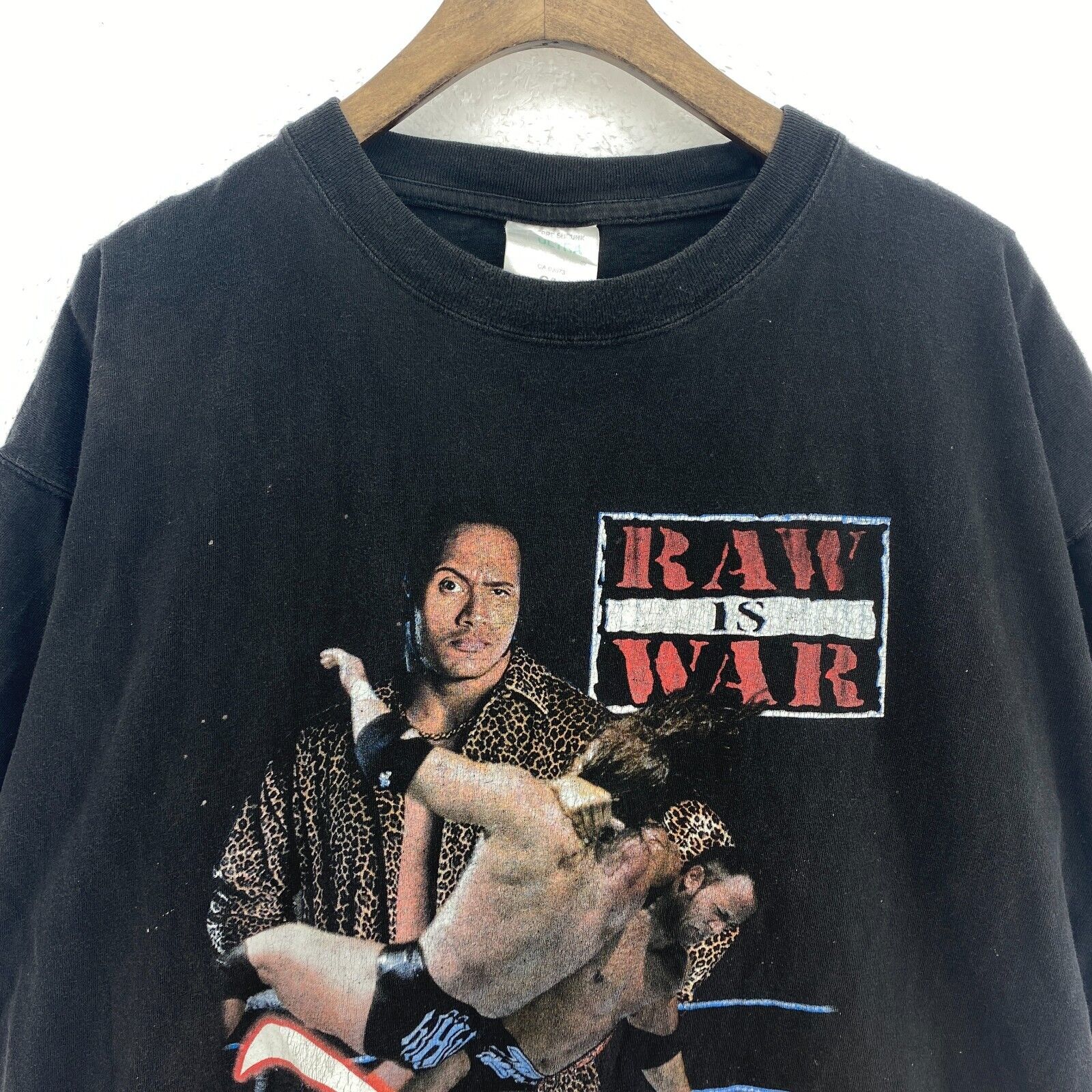Vintage The Rock WWF Raw is War Wrestling Tee Large