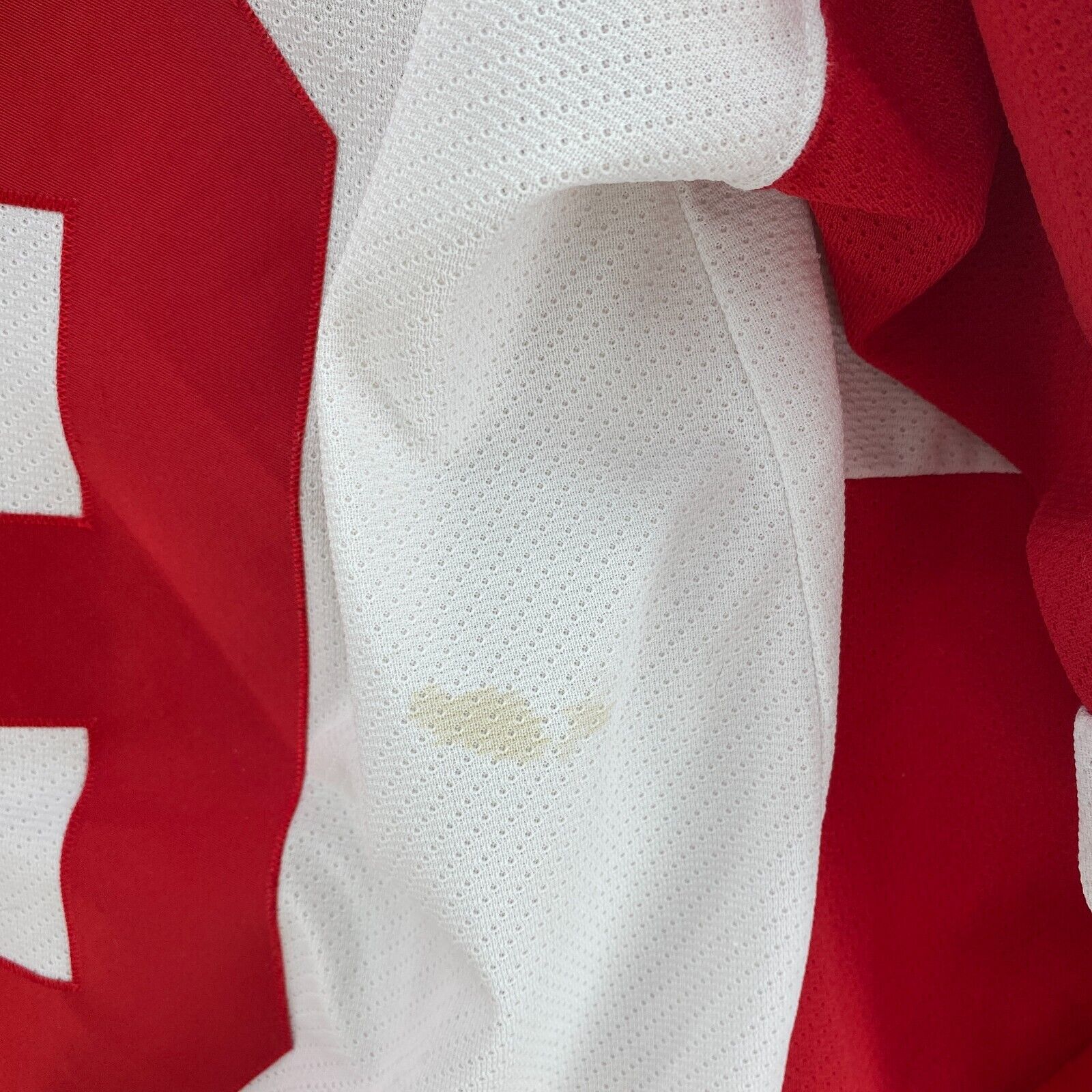 Vintage CCM Steve Yzerman Red Wings NHL V-Neck Long Sleeve White Jersey Size M