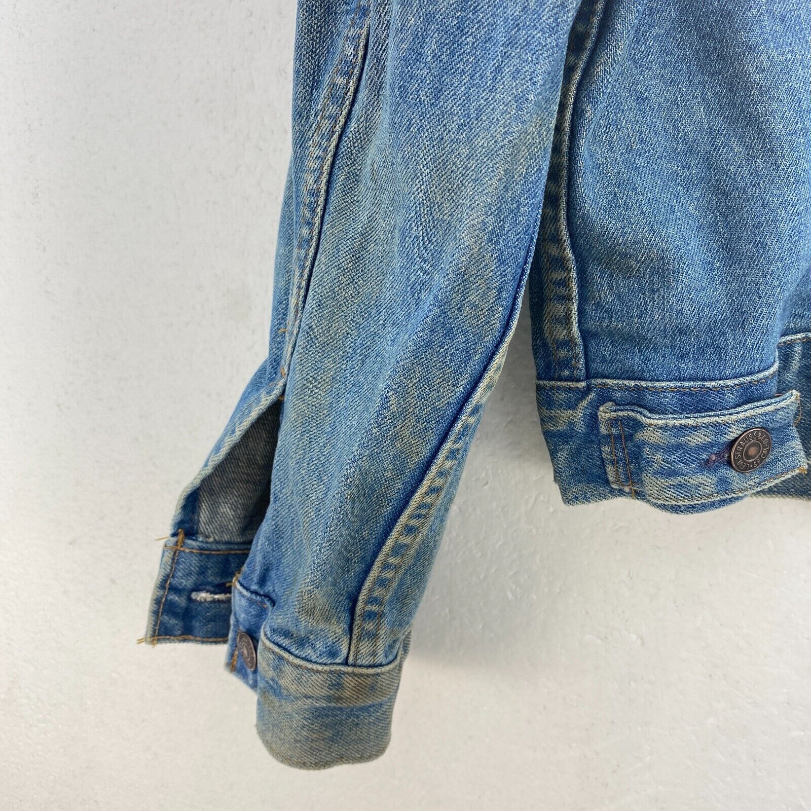 Levi Strauss Button Up Medium Wash Blue Denim Jacket Size 44 Regular